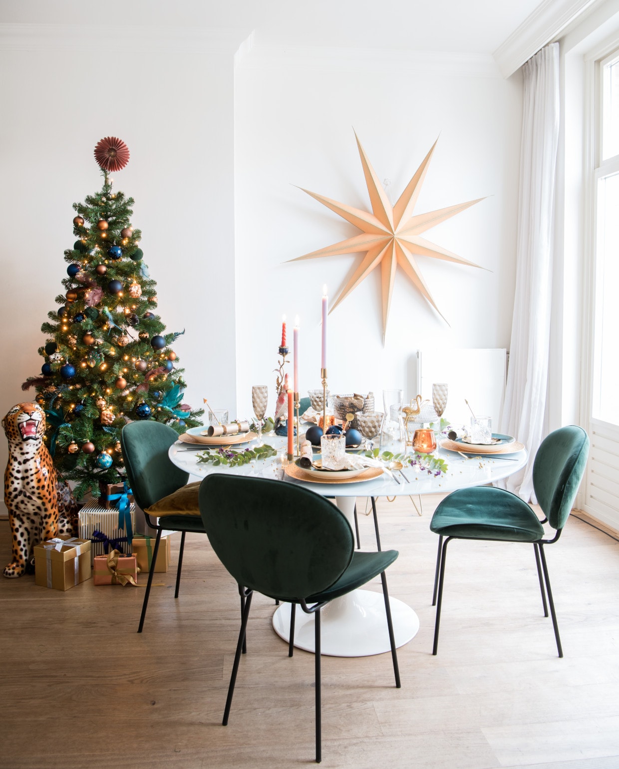 colourful christmas zo mix en match je kleurrijke kerstitems met een knipoog