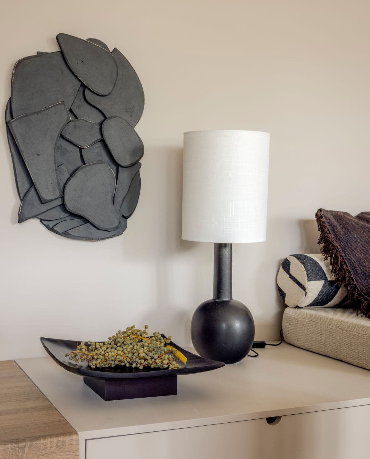 Weer verliefd op je huis aflevering 10 seizoen 19, Liza in Rotterdam, wandkunstwerk Weer verliefd op je huis aflevering 10 seizoen 19 | styling Liza Wassenaar | fotografie Sonja Velda