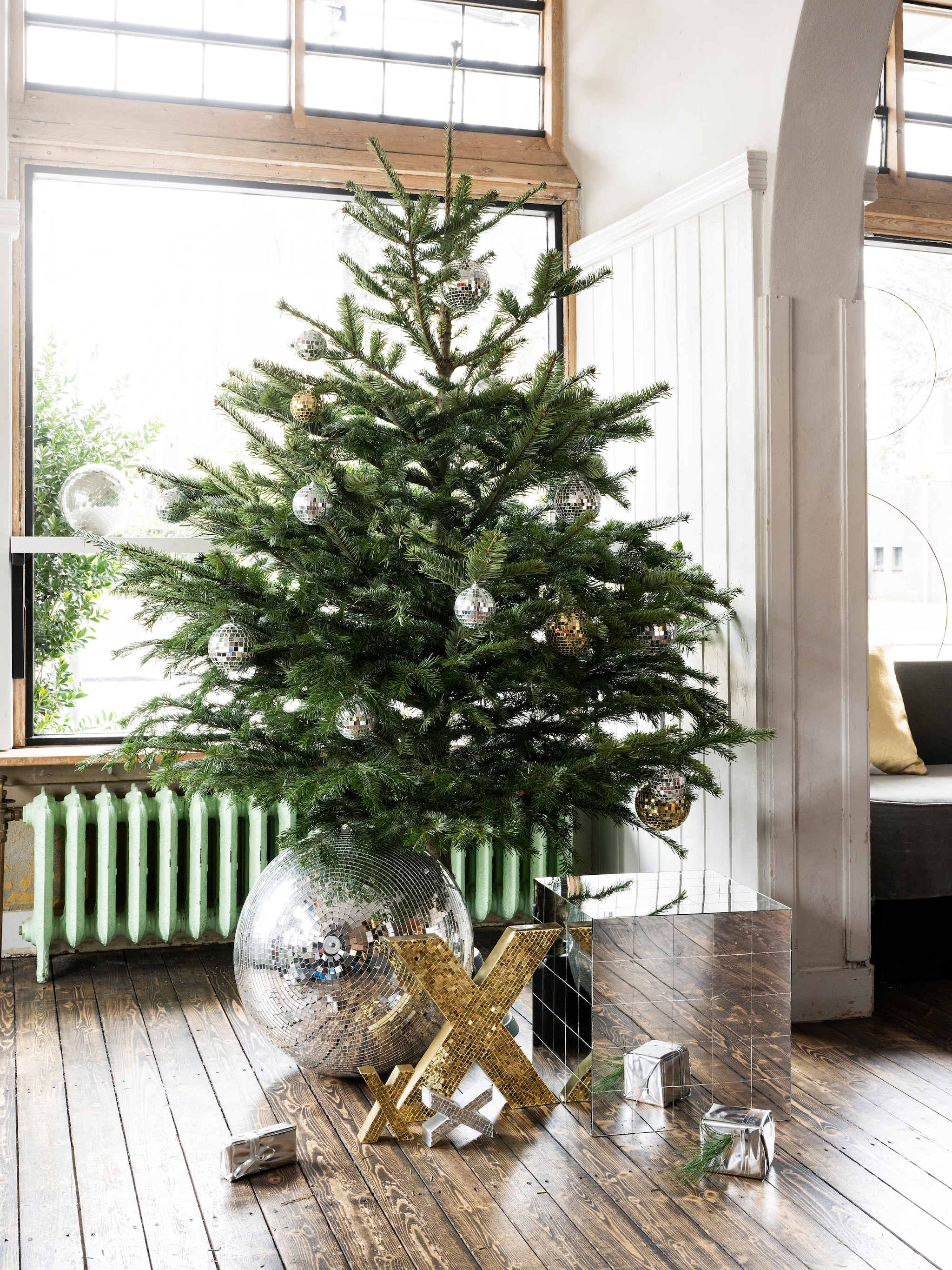 duurzame re feestdagen zo houd je een echte kerstboom lang mooi