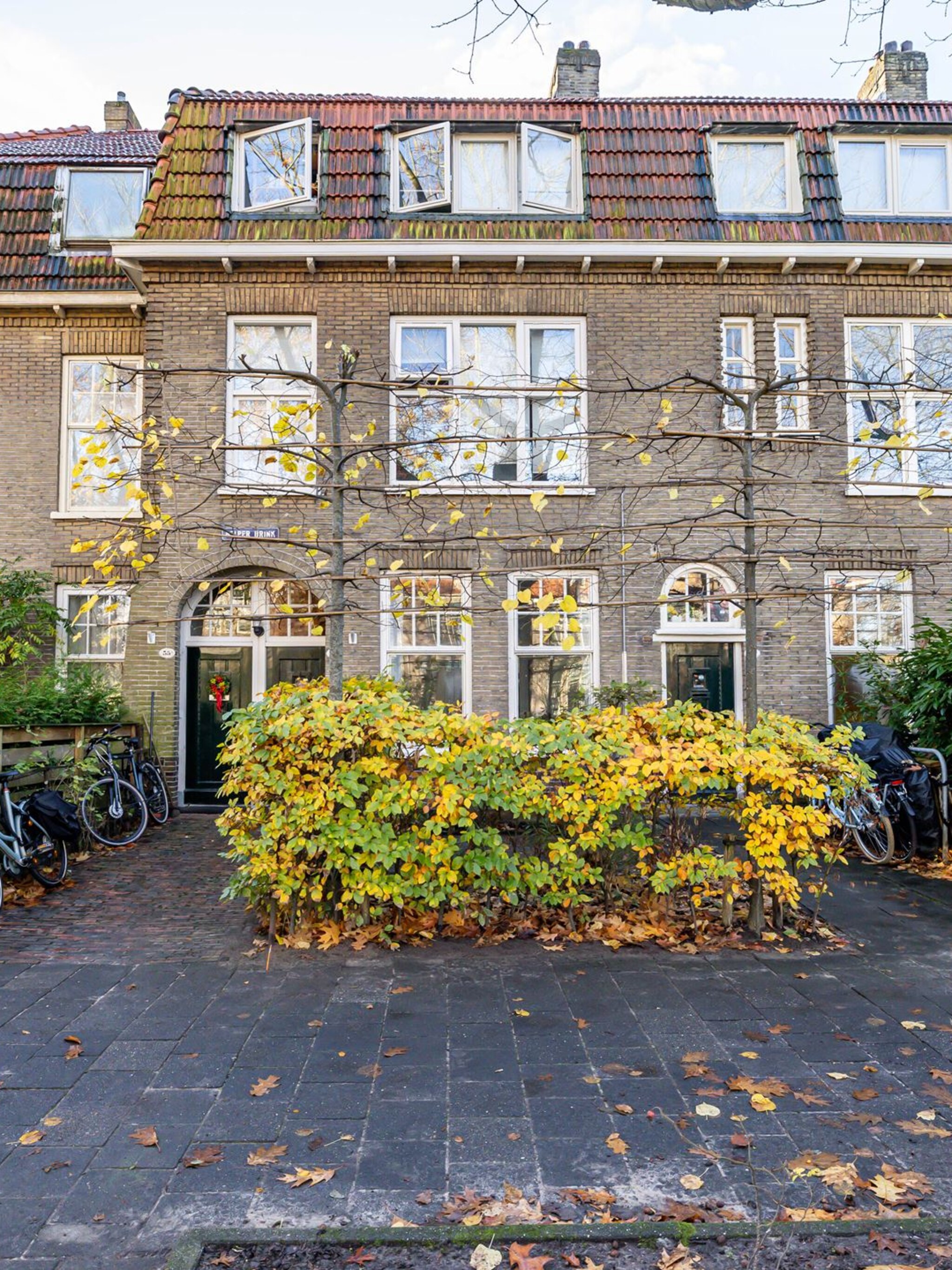 funda parel voor dit prachtige karakteristieke huis met tuin betaal je minder dan 3 ton