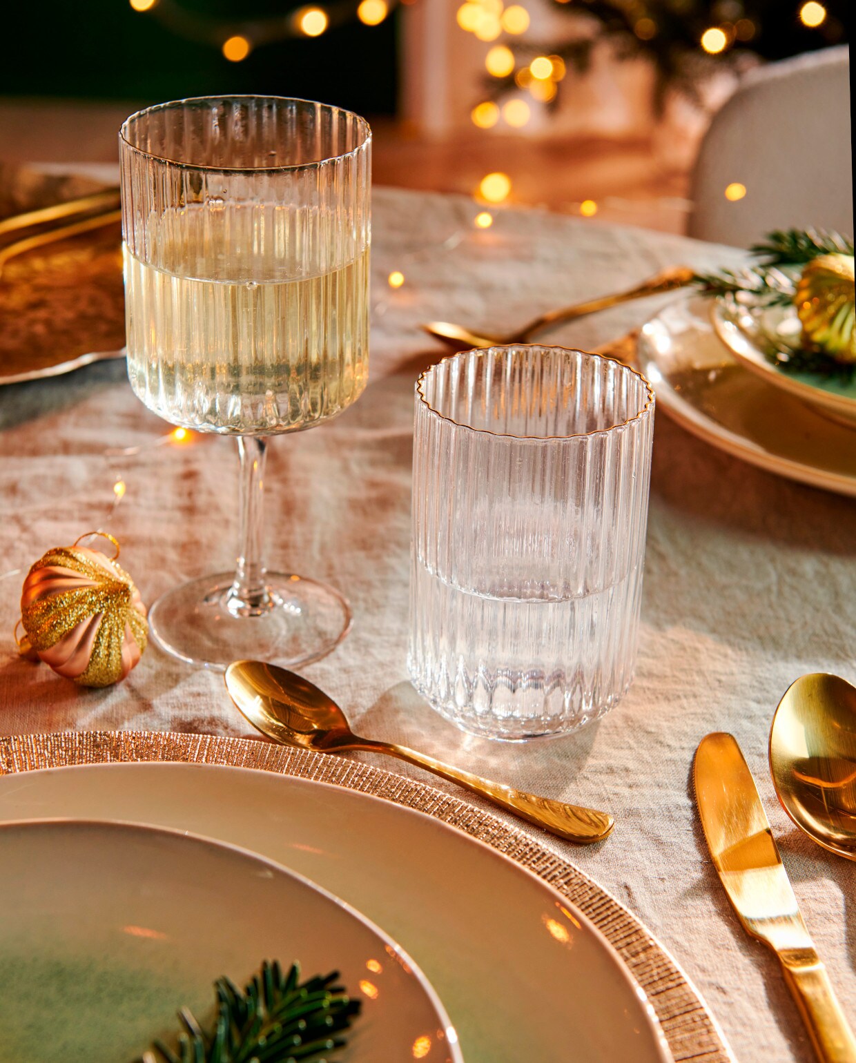 van hotel chic tot eclectisch 3 kersttrends van 2023 voor een vleugje magie in huis