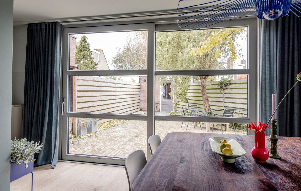 Weer verliefd op je huis aflevering 12 seizoen 19, Fietje in Nieuw-Vennep, eethoek Weer verliefd op je huis aflevering 12 seizoen 19 | styling Fietje Bruijn | fotografie Sonja Velda