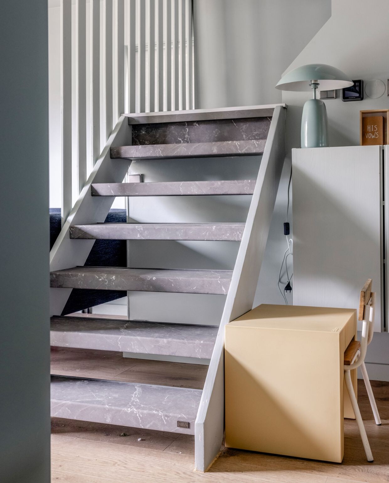 Weer verliefd op je huis aflevering 12 seizoen 19, Fietje in Nieuw-Vennep, trap Weer verliefd op je huis aflevering 12 seizoen 19 | styling Fietje Bruijn | fotografie Sonja Velda