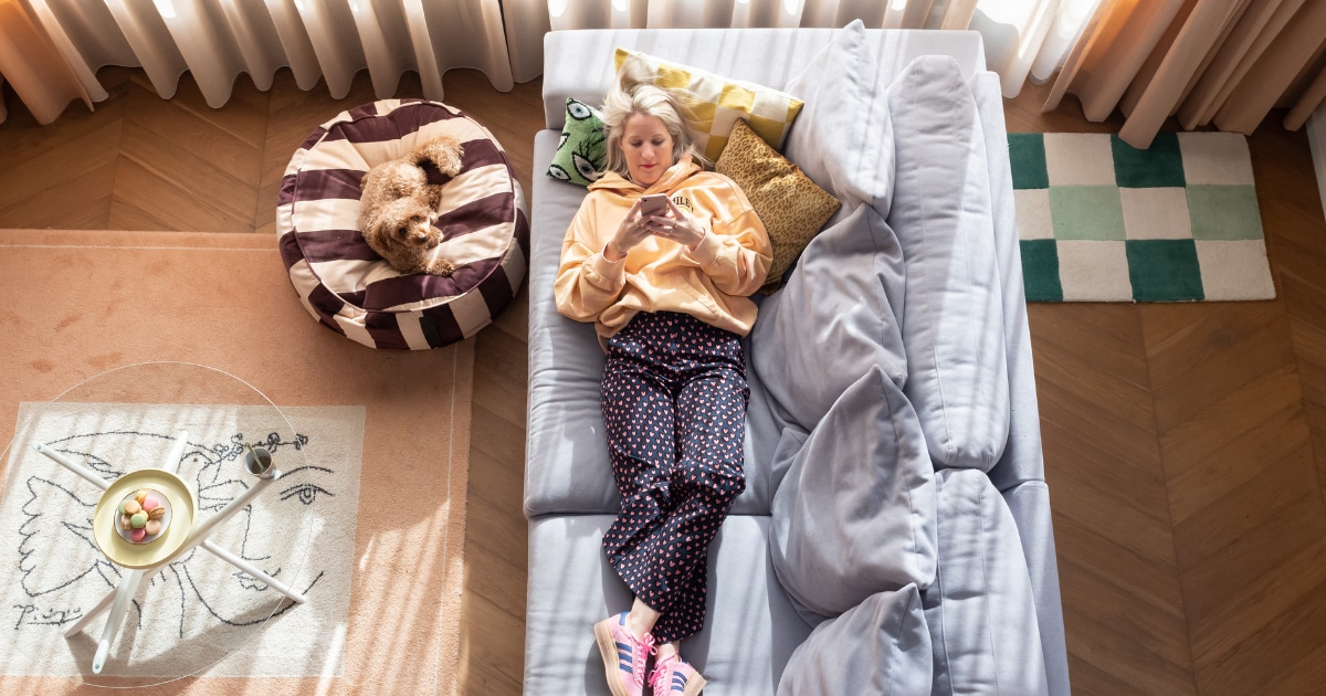 Binnenkijken in een kleurrijk huis van een stylist | vtwonen