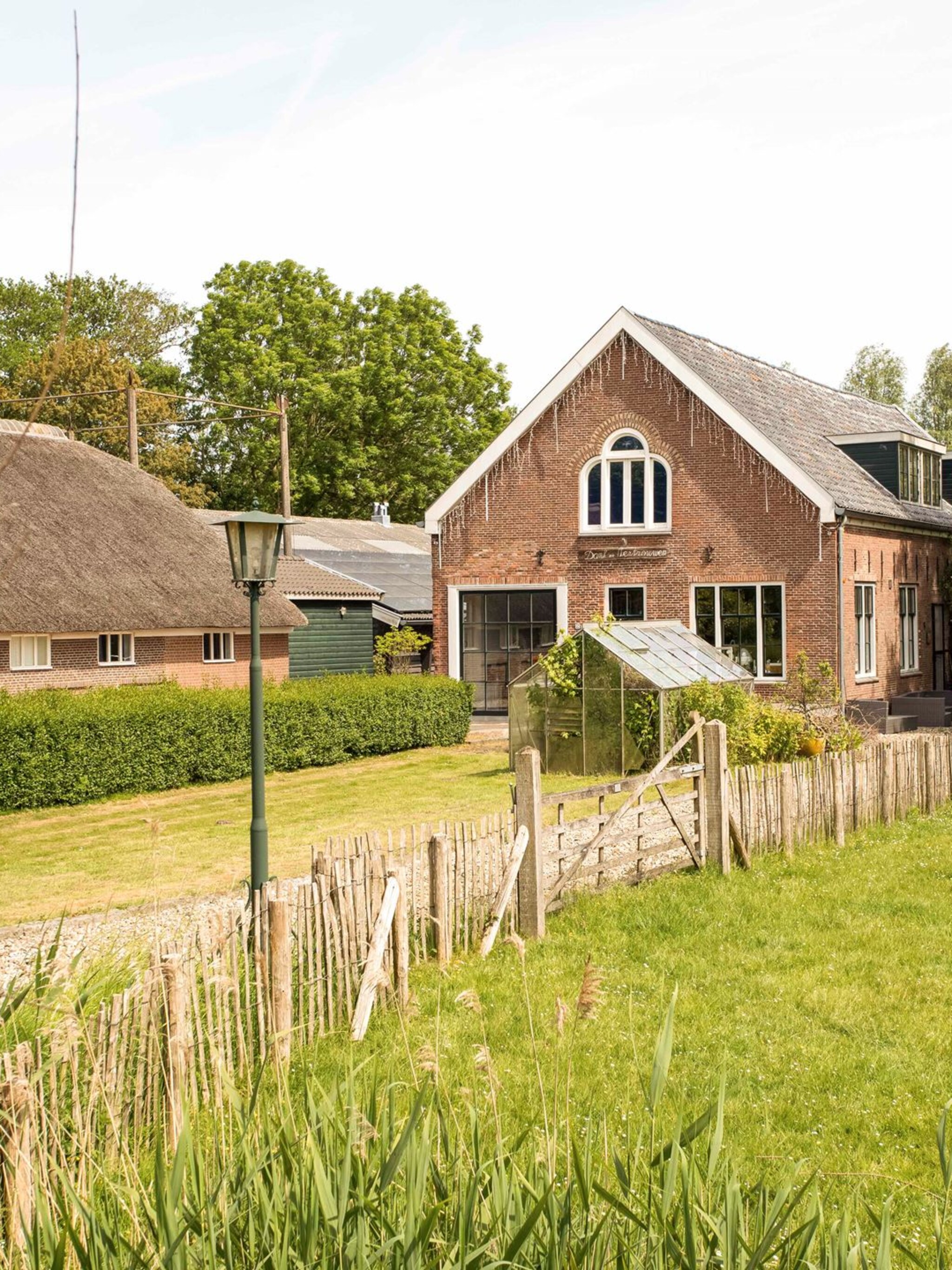 funda parel een waanzinnige boerderij met familiehuis en poolhouse op een historisch erf