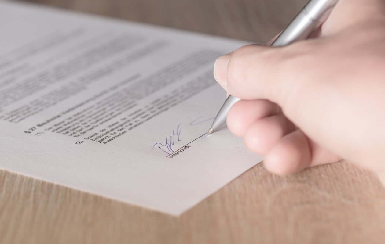 Contract ondertekenen Pixabay | Andreas Breitling
