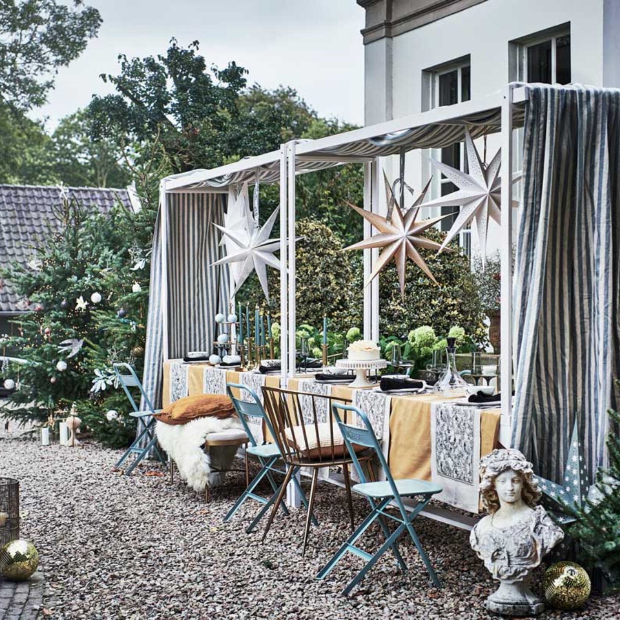 linkinbiotuin-20231216-kerstversiering-buiten