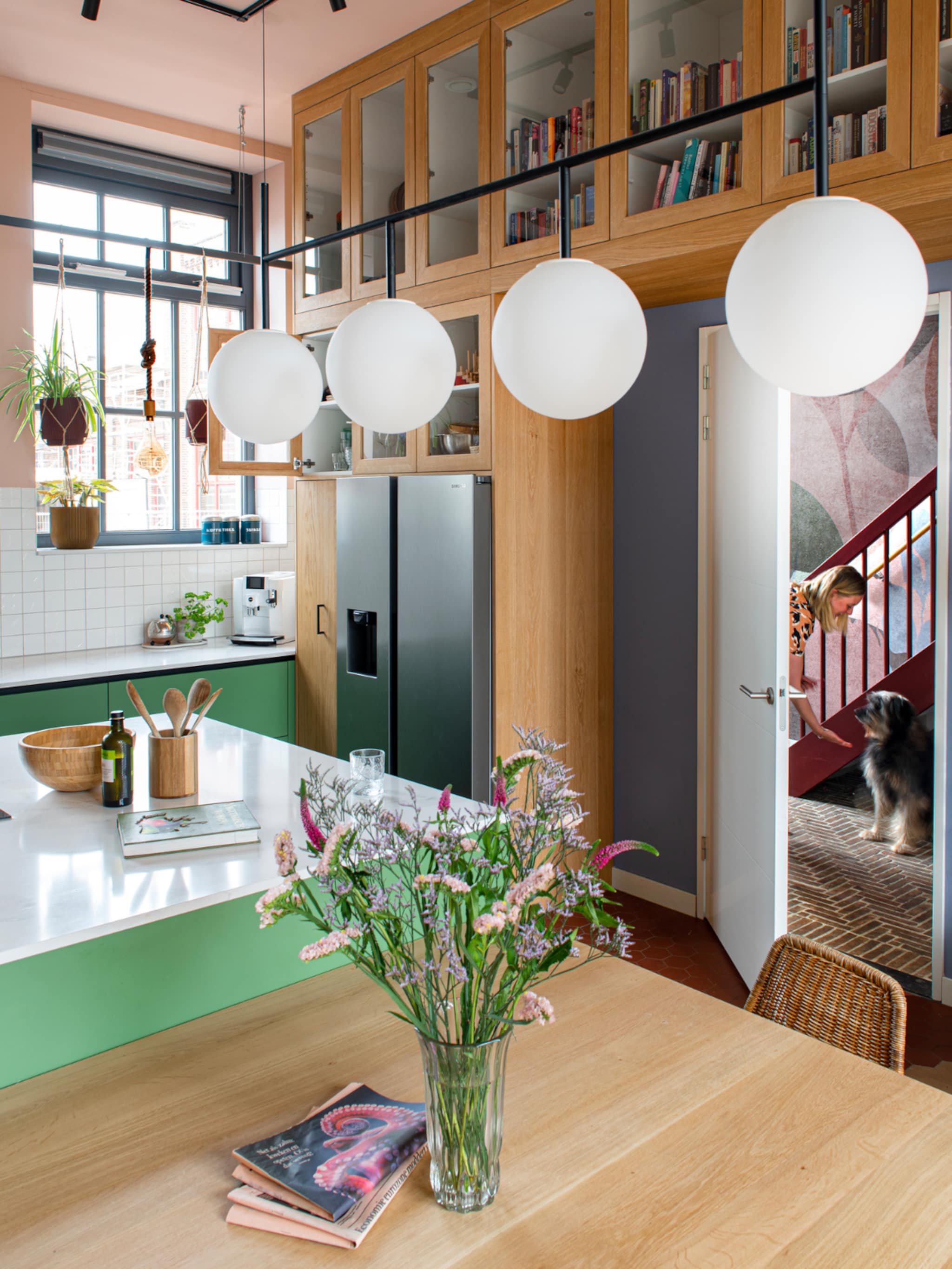 binnenkijken in een verbouwde fabrieksgevel