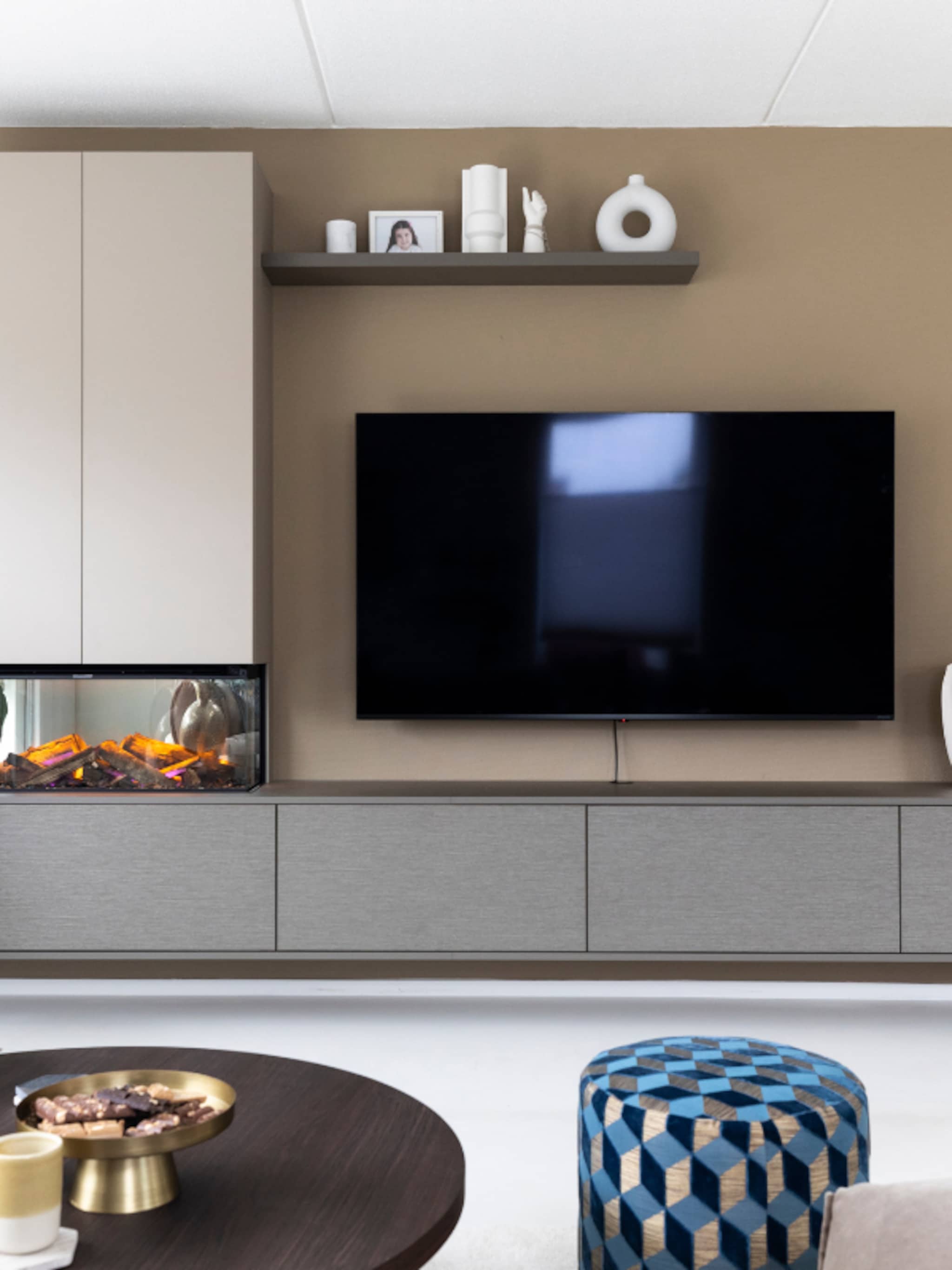 tv ophangen aan de muur dan is de vesa maat van belang