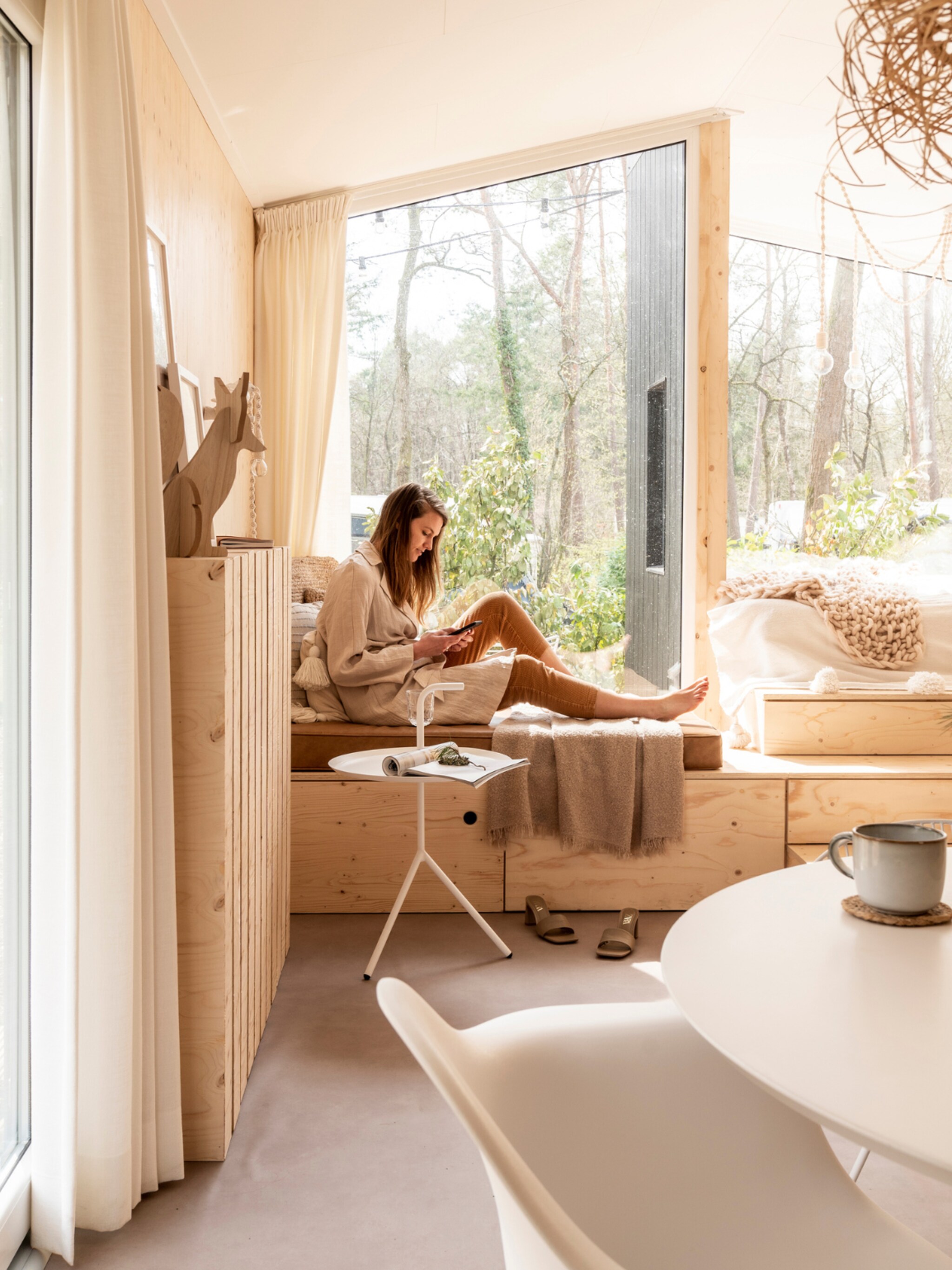 binnenkijken in een tiny house bos
