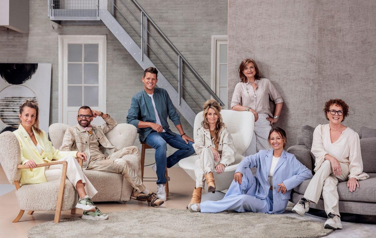 Van links naar rechts: Kelly van Gendt, Frans Uyterlinde, Kees Tol, Liza Wassenaar, Fietje Bruijn, Eva van de Ven, Marianne Luning vtwonen ‘Weer verliefd op je huis’