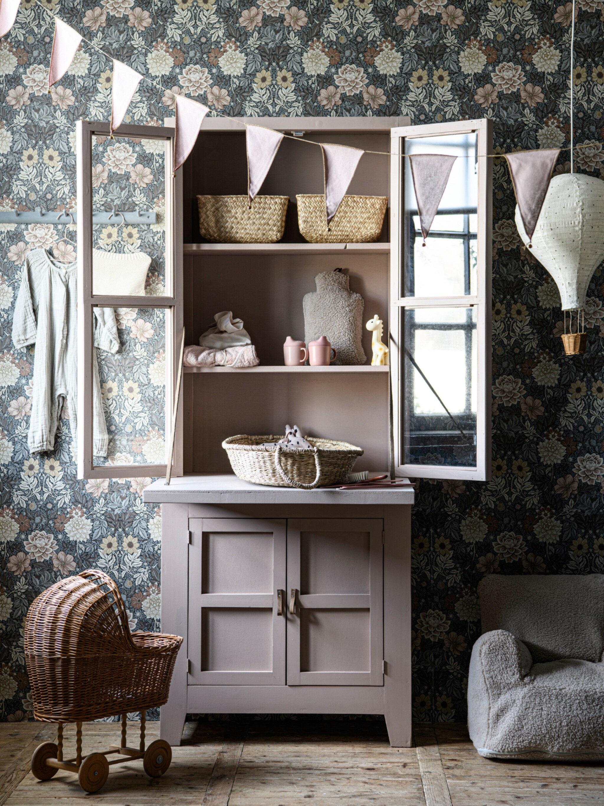 diy een kast schilderen met krijtverf voor een blikvanger in de kamer