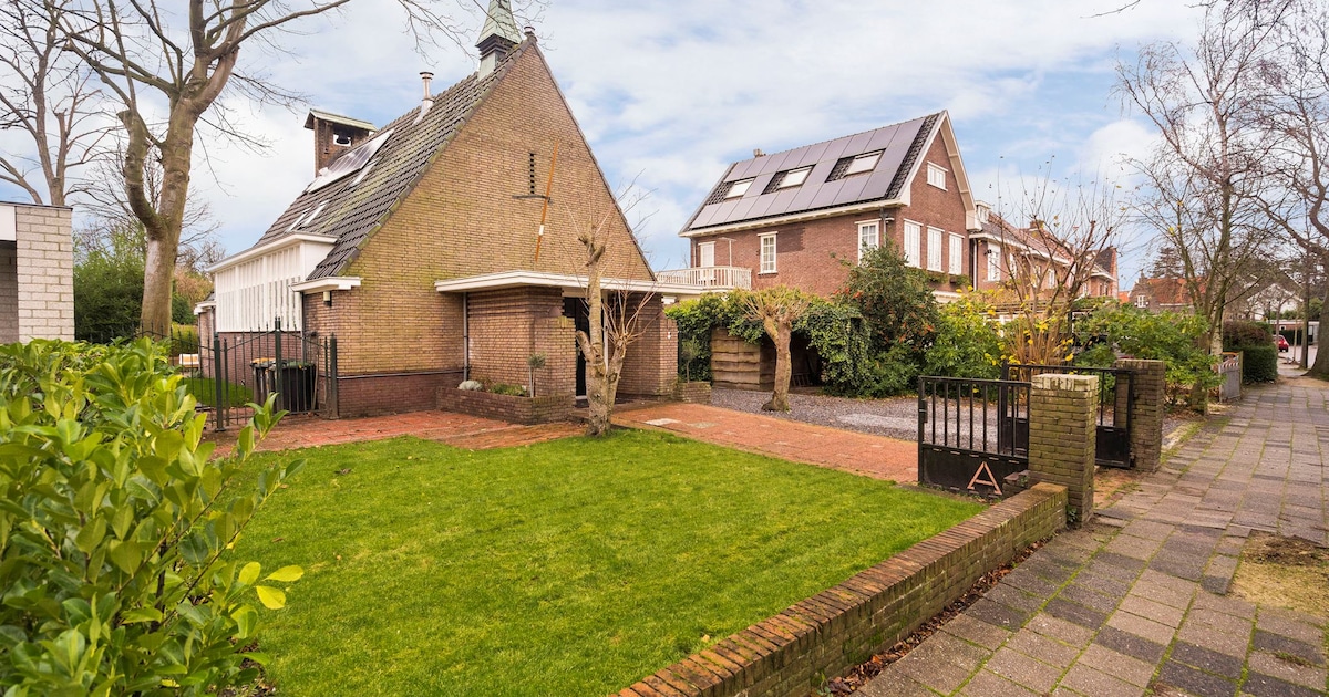 Fundaparel wonen in een voormalige kerk met wáánzinnig veel authentieke details