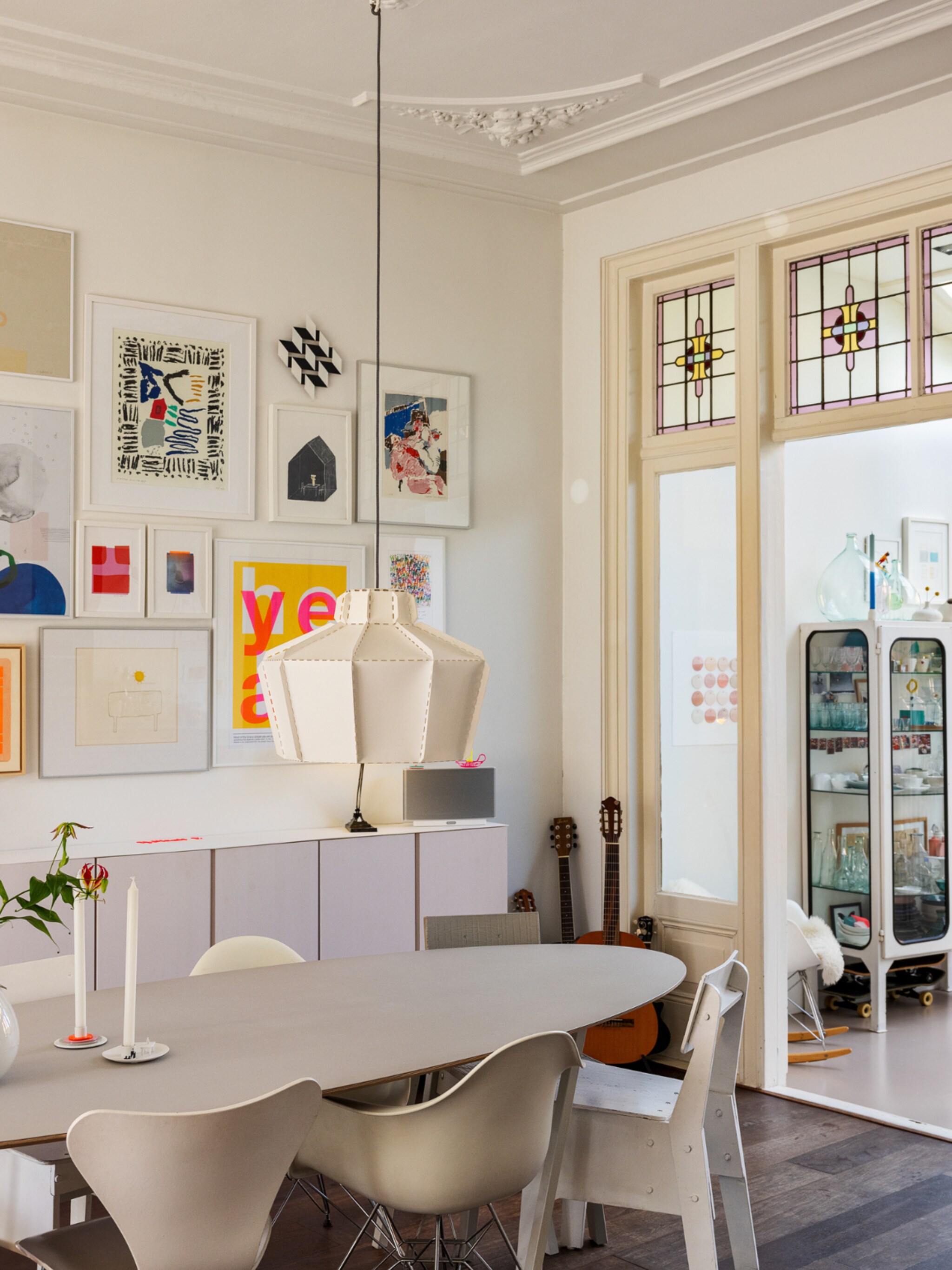 woonidee trots op je verzamelingen zo houd je toch rust in het interieur