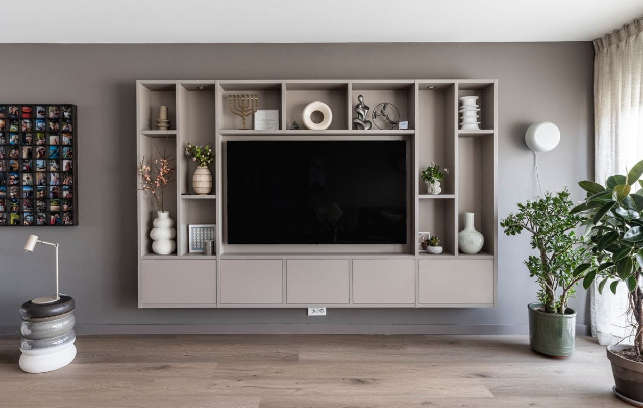 Weer verliefd op je huis aflevering 1 seizoen 20, Fietje in Monnickendam, tv-kast Weer verliefd op je huis aflevering 1 seizoen 20 | styling Fietje Bruijn | fotografie Margriet Hoekstra
