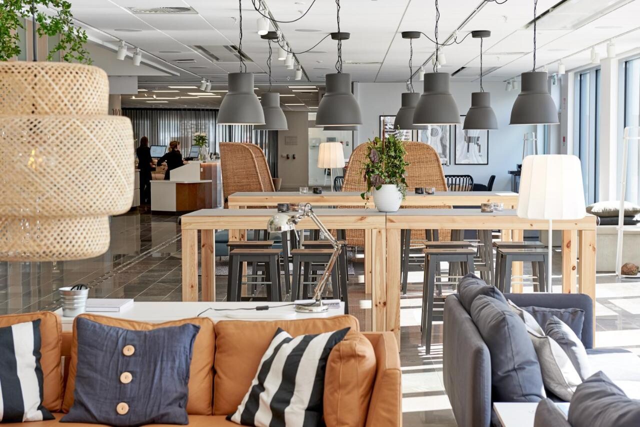 Välkommen: je kunt logeren in het Ikea Hotell en zó ziet ‘ie eruit Booking.com | IKEA Hotell