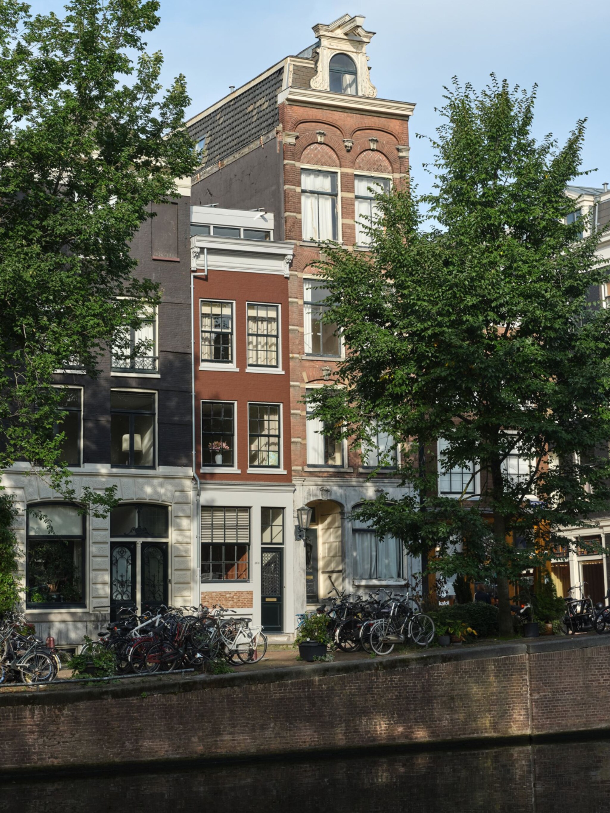funda parel vijflaags grachtenpand aan de herengracht in amsterdam