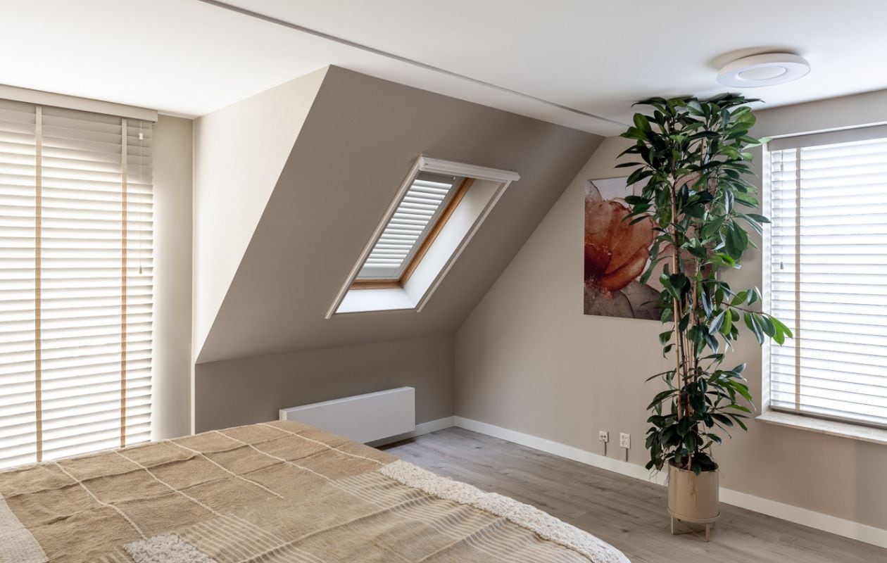 Weer verliefd op je huis aflevering 2 seizoen 20, Frans in Vinkeveen, slaapkamer Weer verliefd op je huis aflevering 2 seizoen 20 | styling Frans Uyterlinde | fotografie Margriet Hoekstra