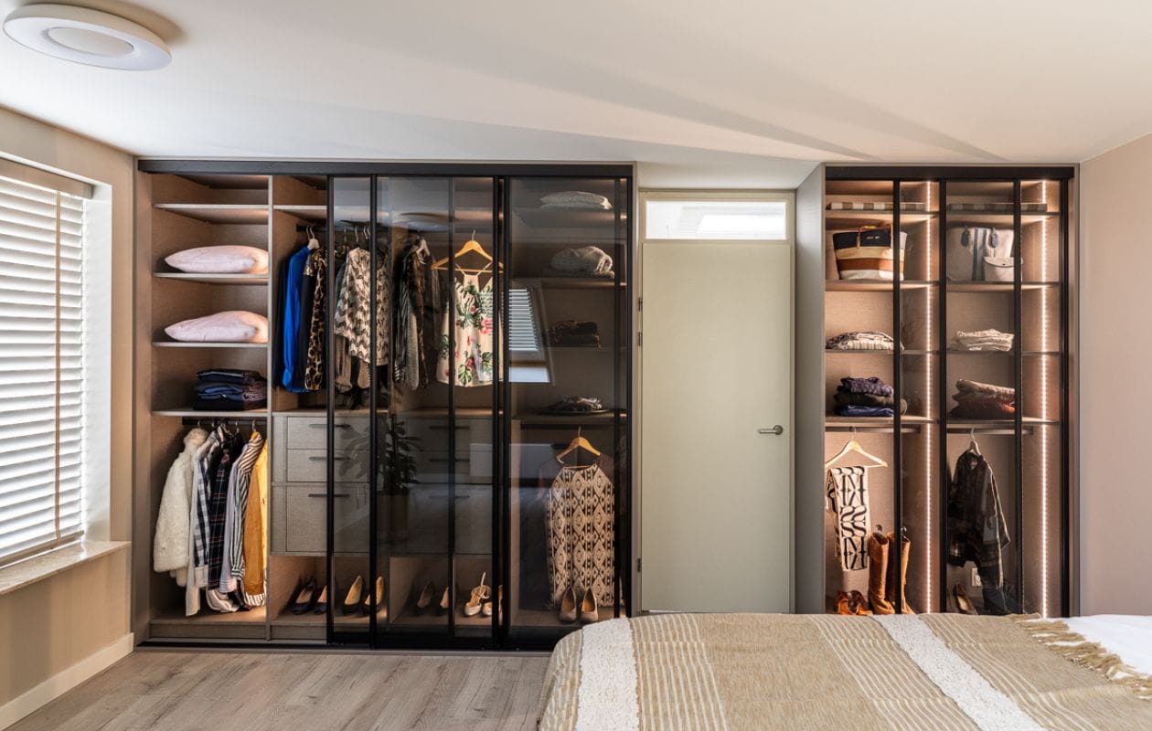 Weer verliefd op je huis aflevering 2 seizoen 20, Frans in Vinkeveen, slaapkamer Weer verliefd op je huis aflevering 2 seizoen 20 | styling Frans Uyterlinde | fotografie Margriet Hoekstra