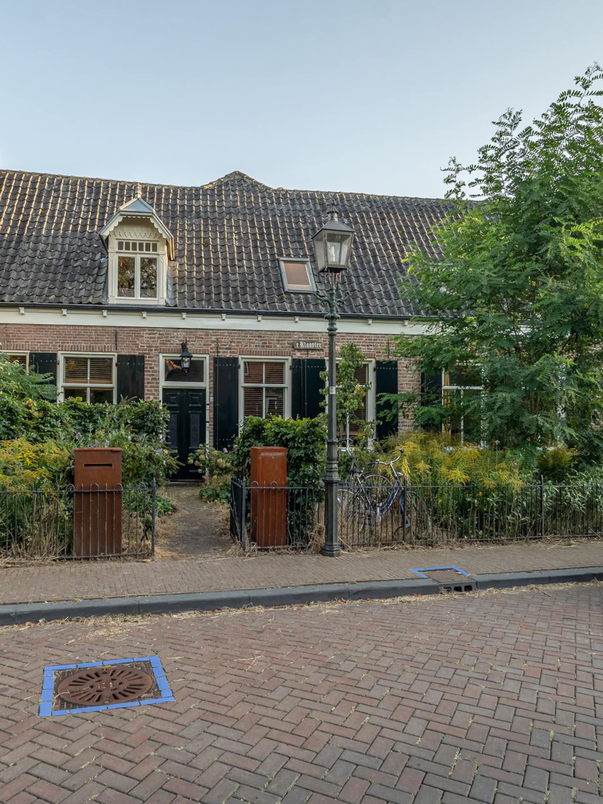 funda parel een rijksmonumentale woonboerderij met authentieke houten balken