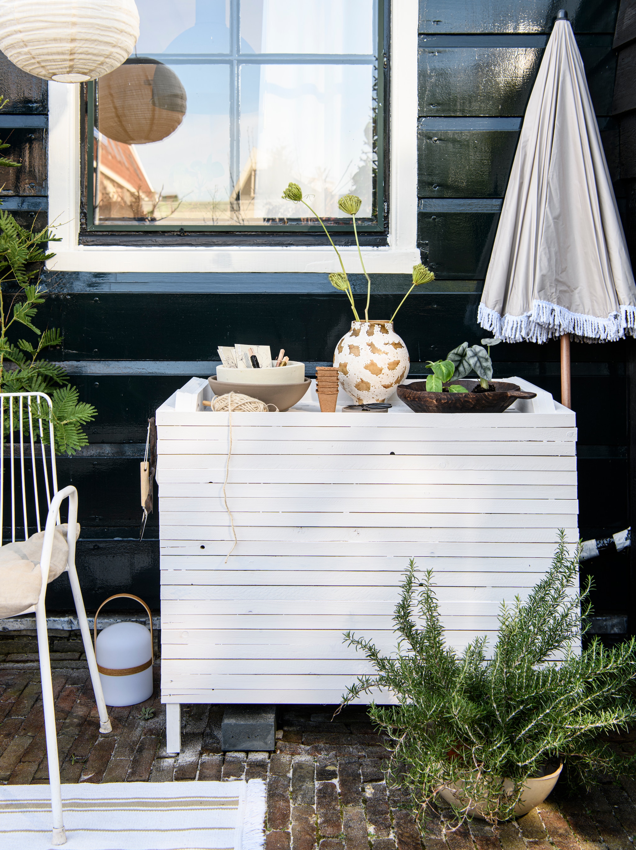Mag je in een huurwoning een airco plaatsen? Dit zijn de regels fotografie Louis Lemaire | styling Myla Griese