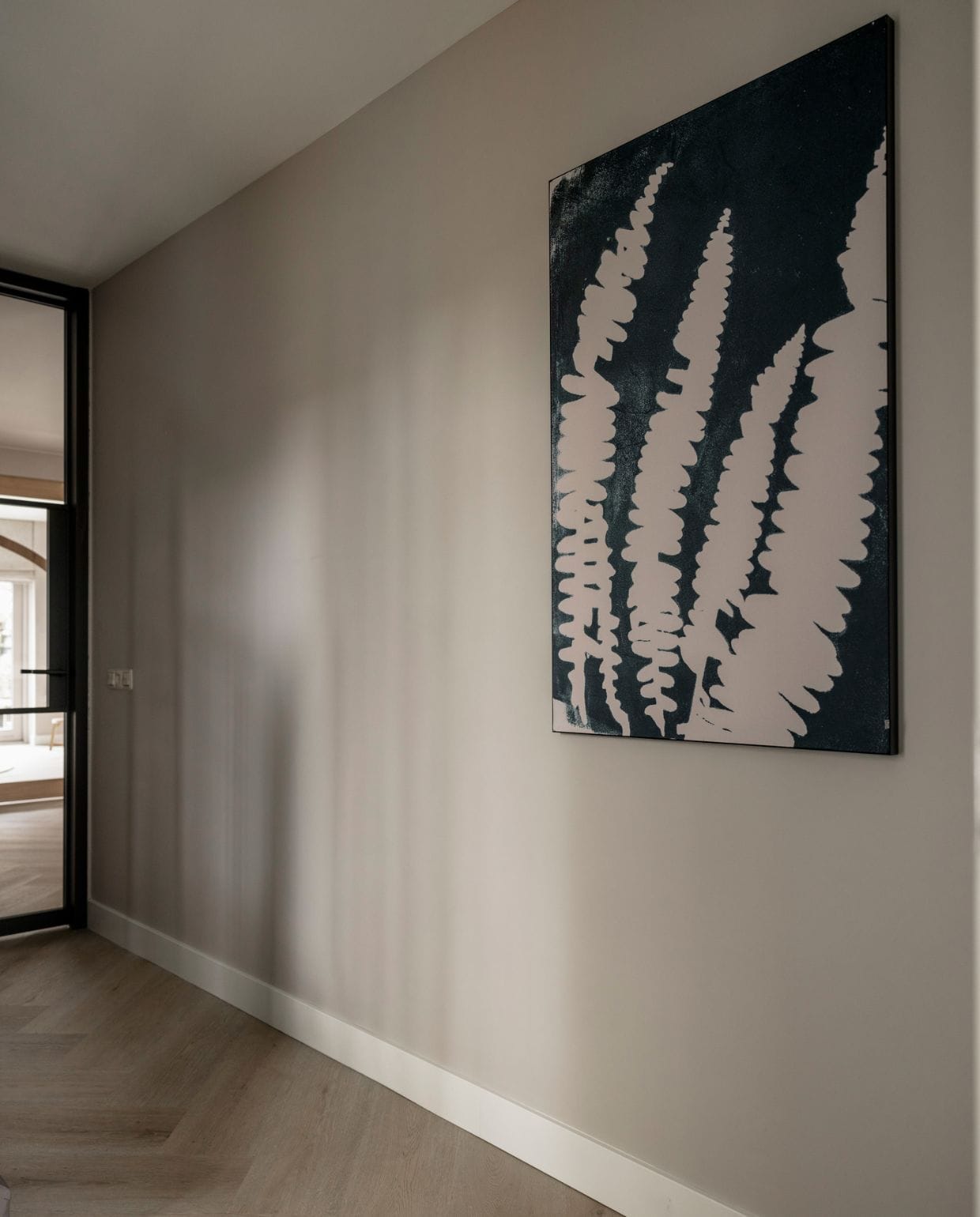 Weer verliefd op je huis aflevering 4 seizoen 20, Marianne in Leidschenveen, kunstwerk hal Weer verliefd op je huis aflevering 4 seizoen 20 | styling Marianne Luning | fotografie Sonja Velda