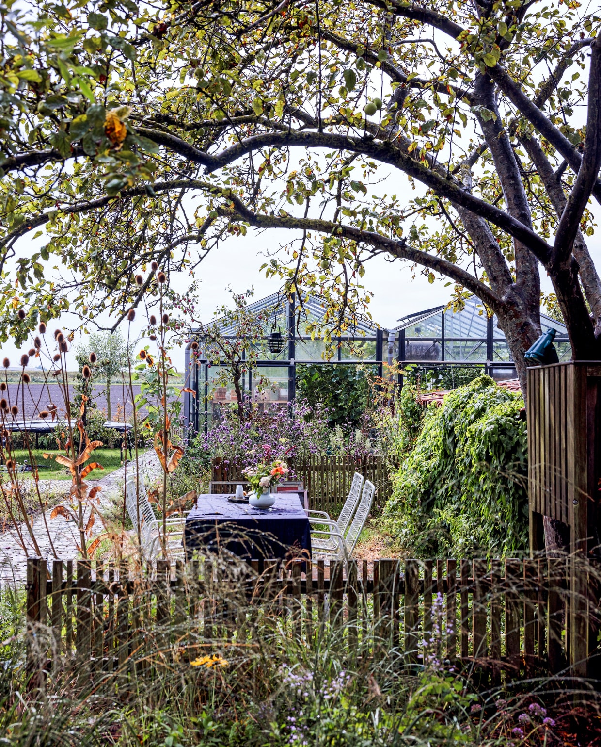 de charme van de boerderijtuin