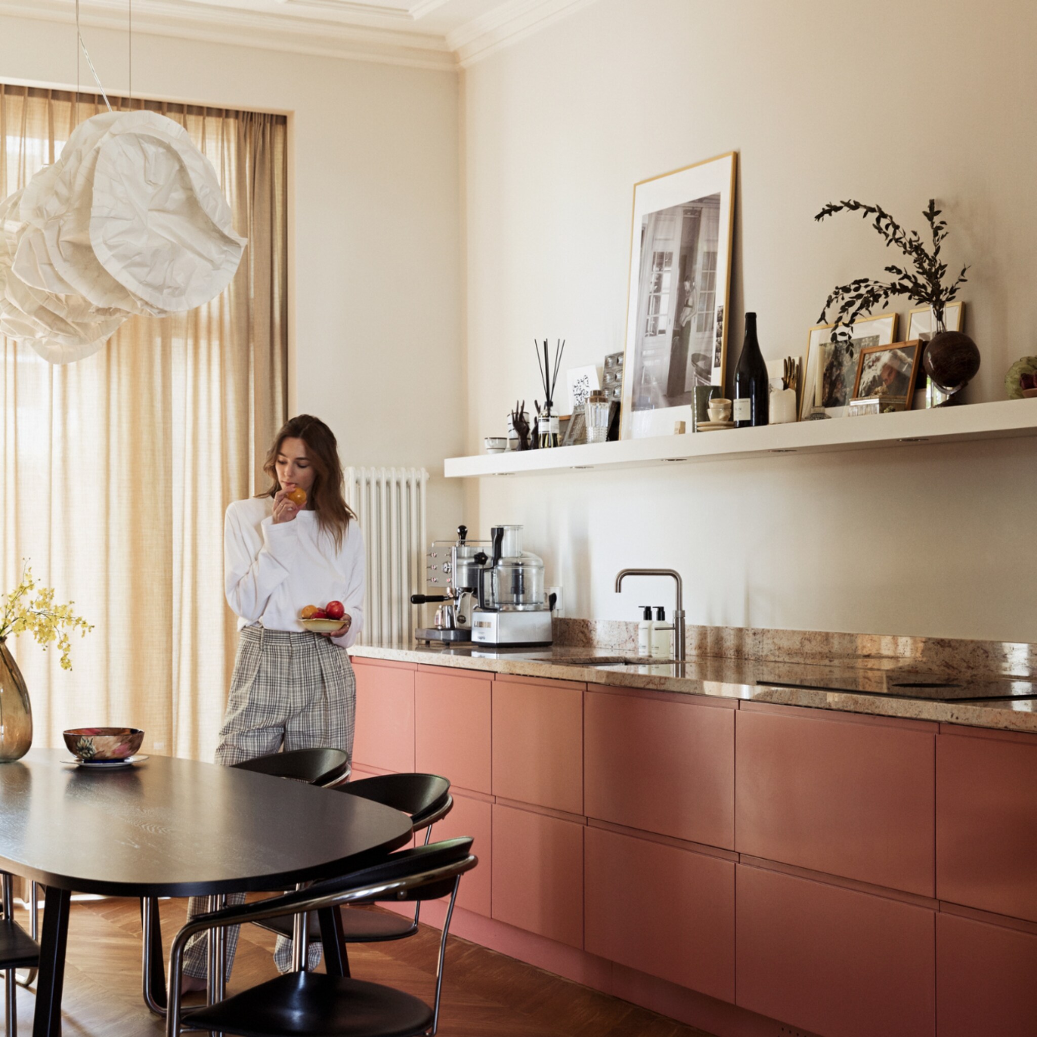 binnenkijken in opgeknapt modern klassiek herenhuis