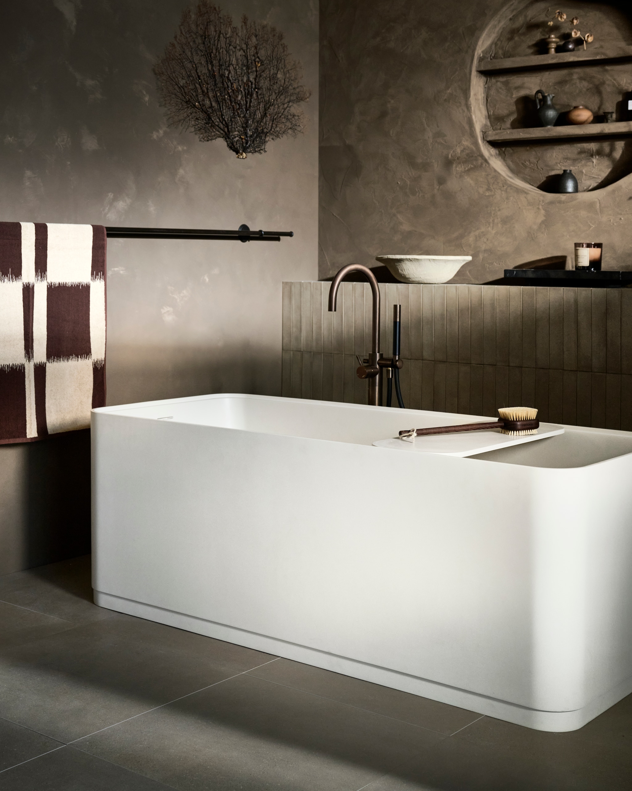 vtwonen huiscollectie badkamers en binnentegels. styling Kim van Rossenberg | fotografie Sjoerd Eickmans