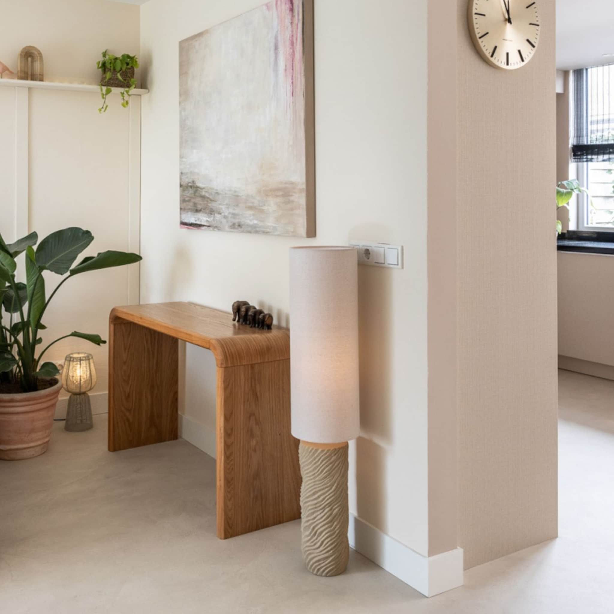 woonidee zo geeft stylist eva warmte aan een betonlook vloer