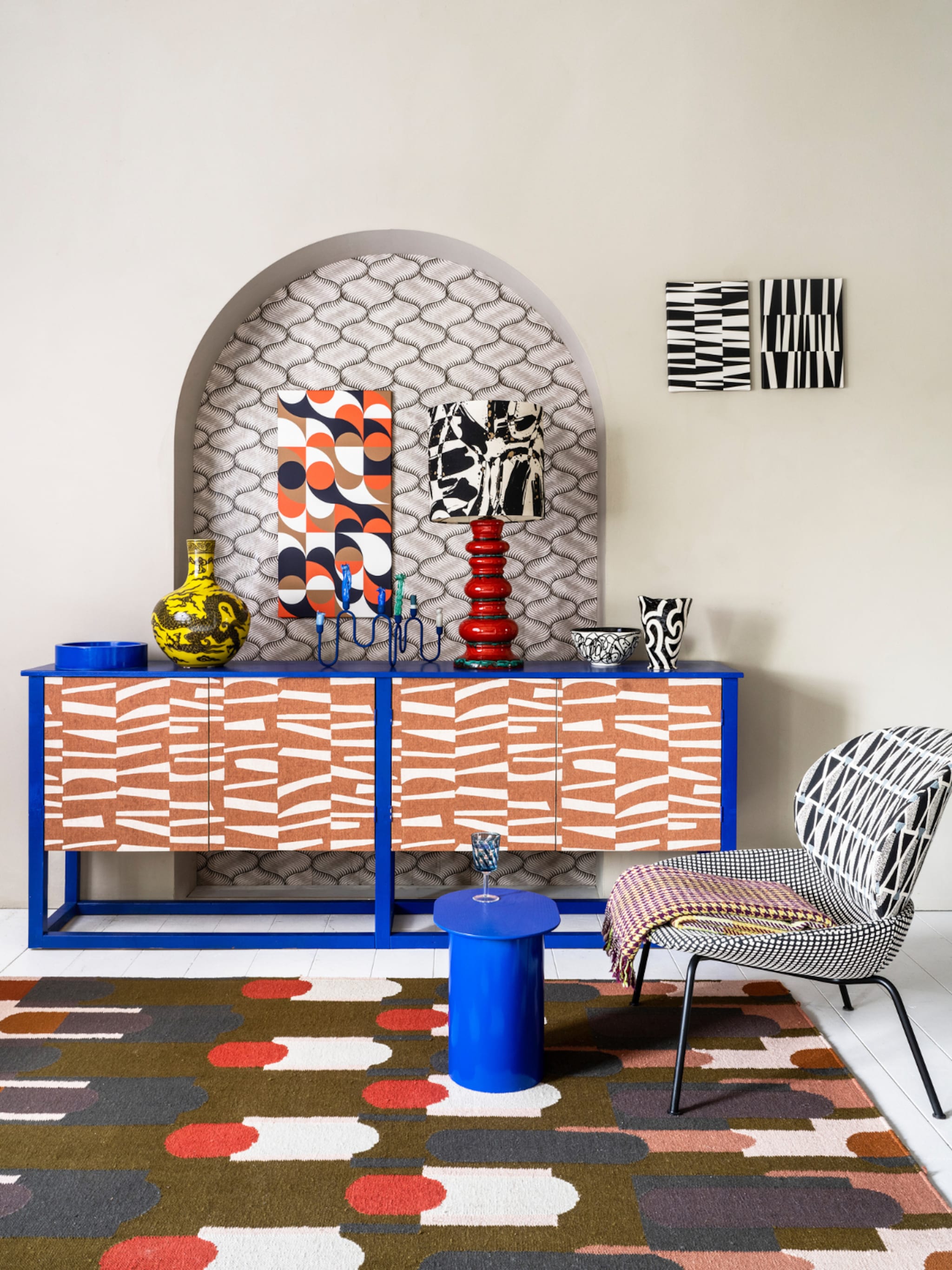 patroondrenching speelse printparty in het interieur