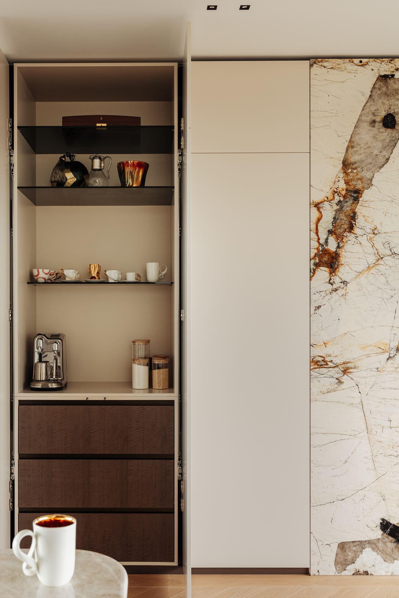 Funda-parel: super chic penthouse in Amsterdam dat tot in de puntjes gestyled is Funda - Broersma Wonen