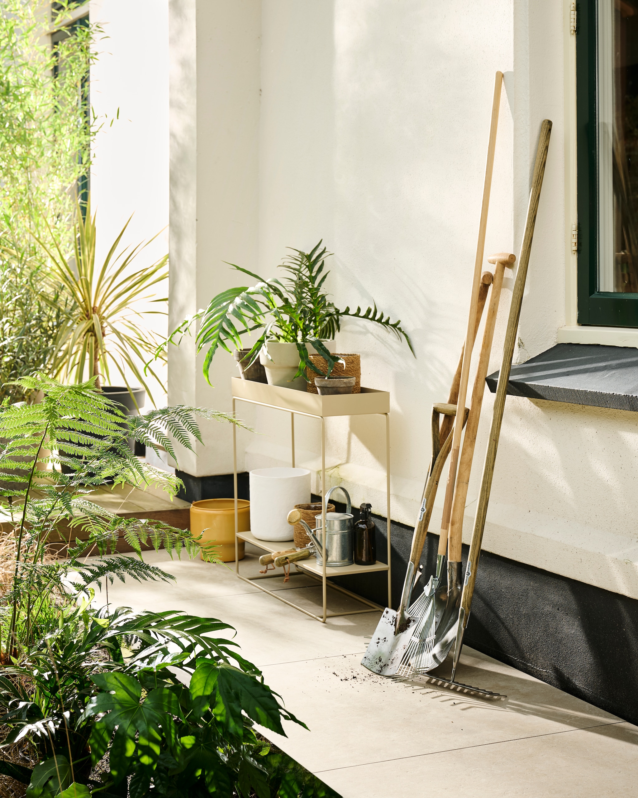 vtwonen collectie tuintegels 2024 vtwonen | fotografie sjoerd eickmans | styling marlies does