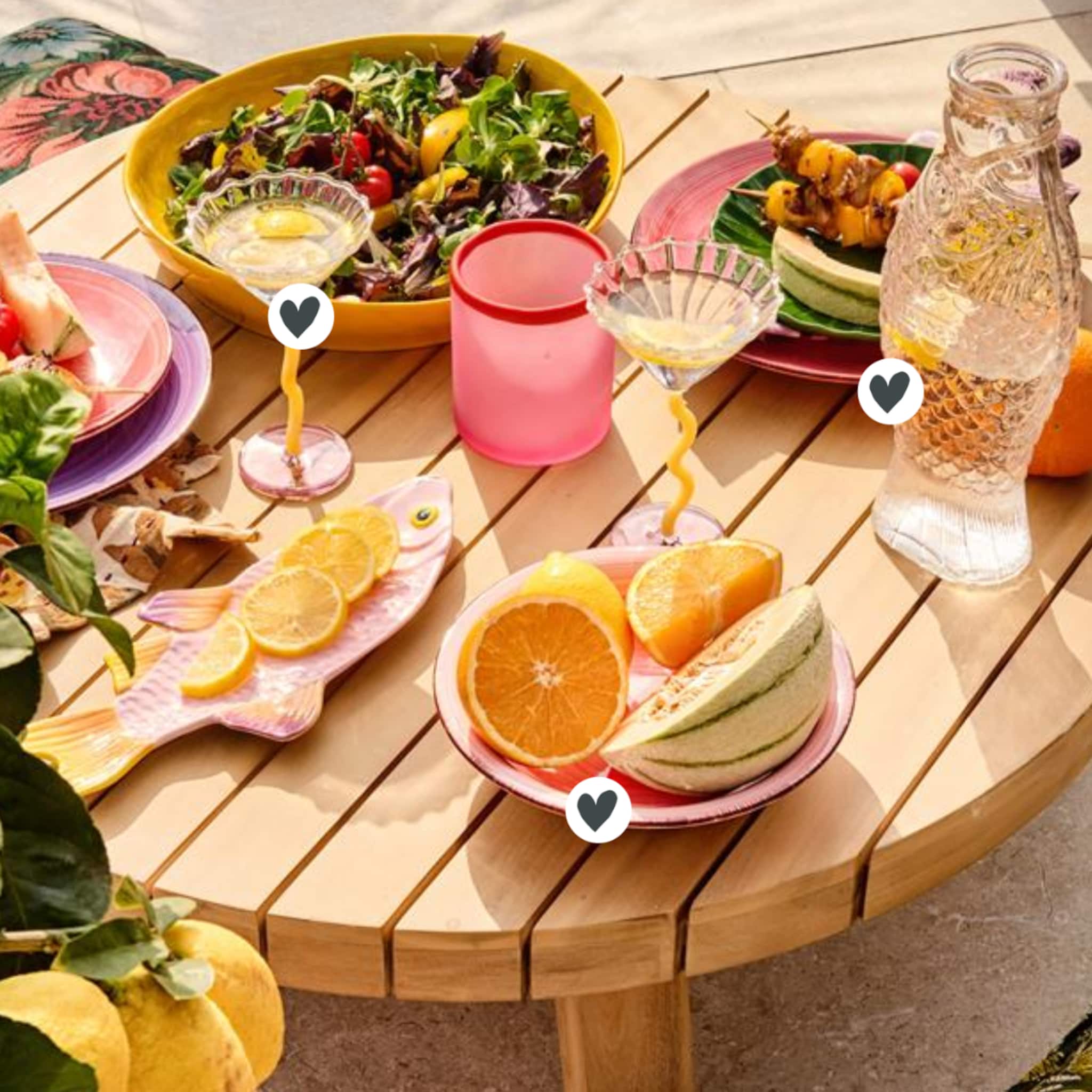 Paas collectie met servies en glazen