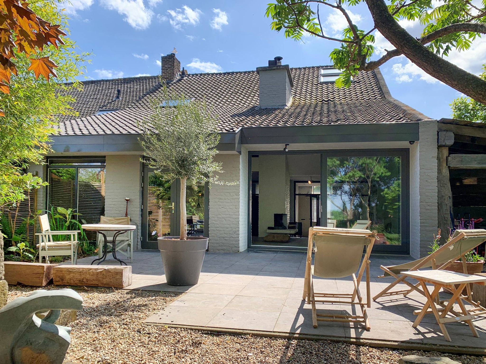 Funda-parel: wegdromen naar Bali in deze boerderij met bohemian interieur Funda - Marinus &amp; Partners