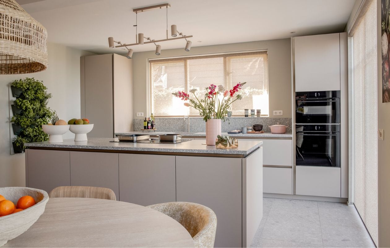 Weer verliefd op je huis aflevering 8 seizoen 20, Fietje in Oostwoud, keuken Weer verliefd op je huis aflevering 8 seizoen 20 | styling Fietje Bruijn | fotografie Sonja Velda