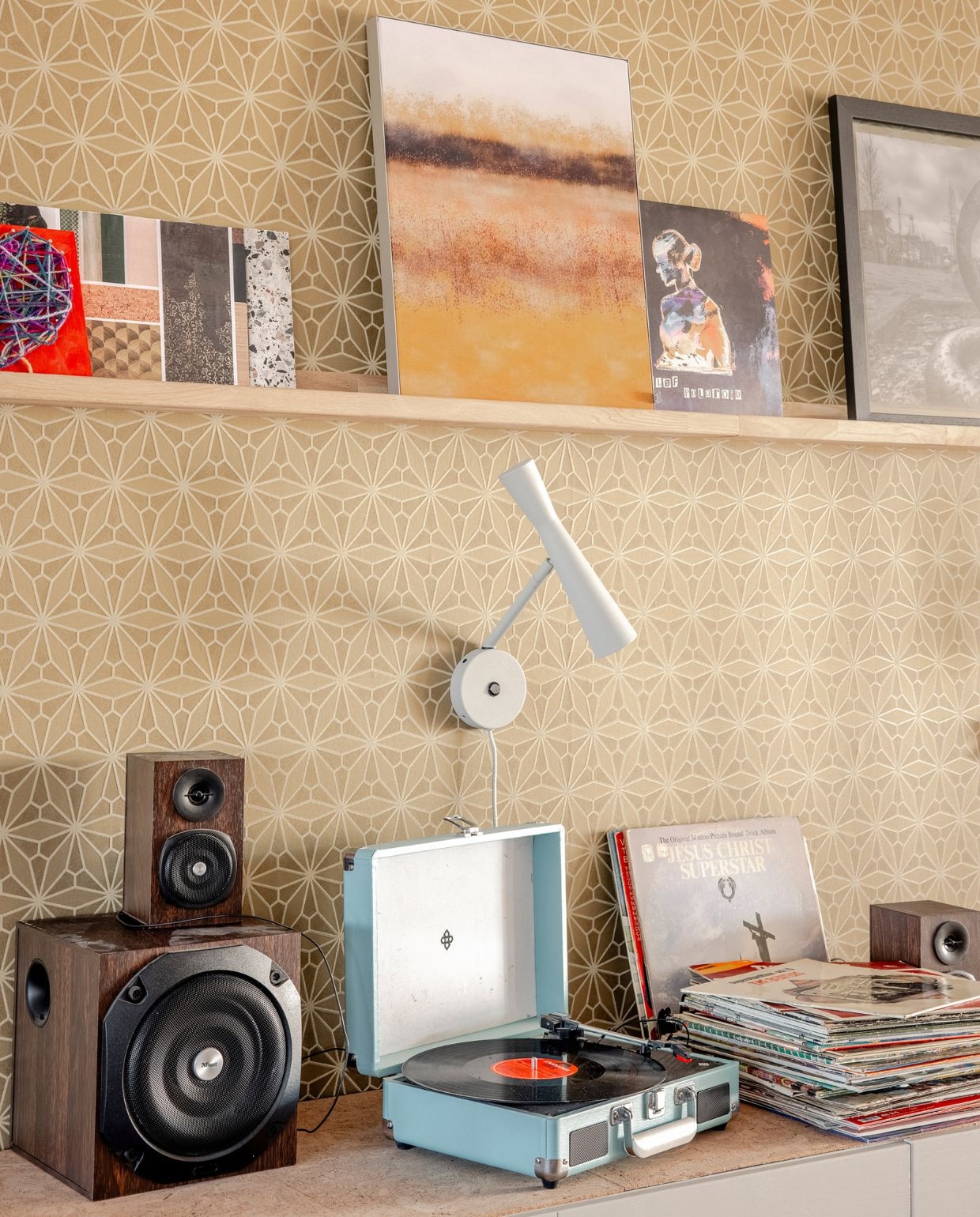 Weer verliefd op je huis aflevering 8 seizoen 20, Fietje in Oostwoud, muziekhoek Weer verliefd op je huis aflevering 8 seizoen 20 | styling Fietje Bruijn | fotografie Sonja Velda