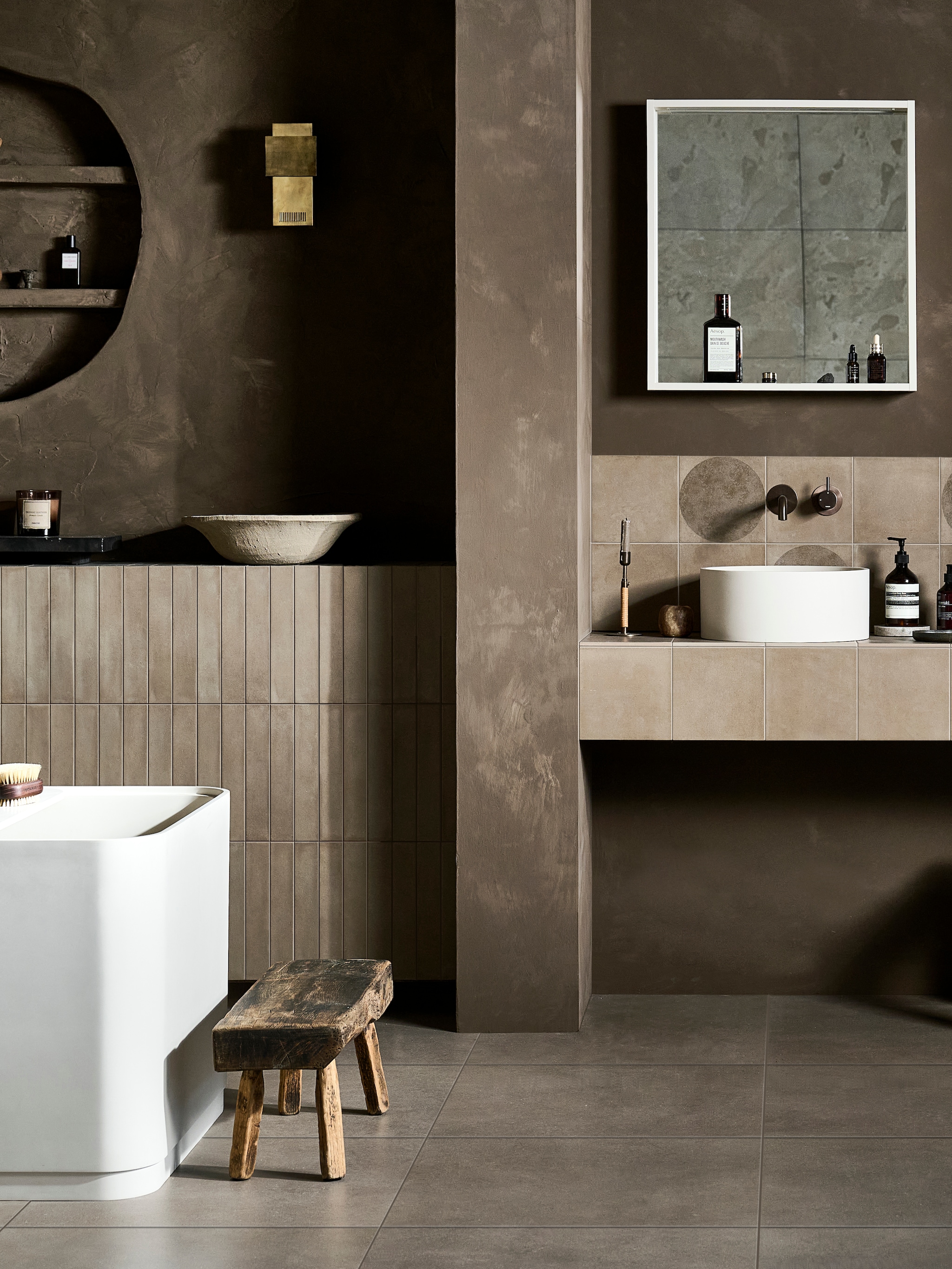 stuc cire of tegels zo creeer je de betonlook badkamer
