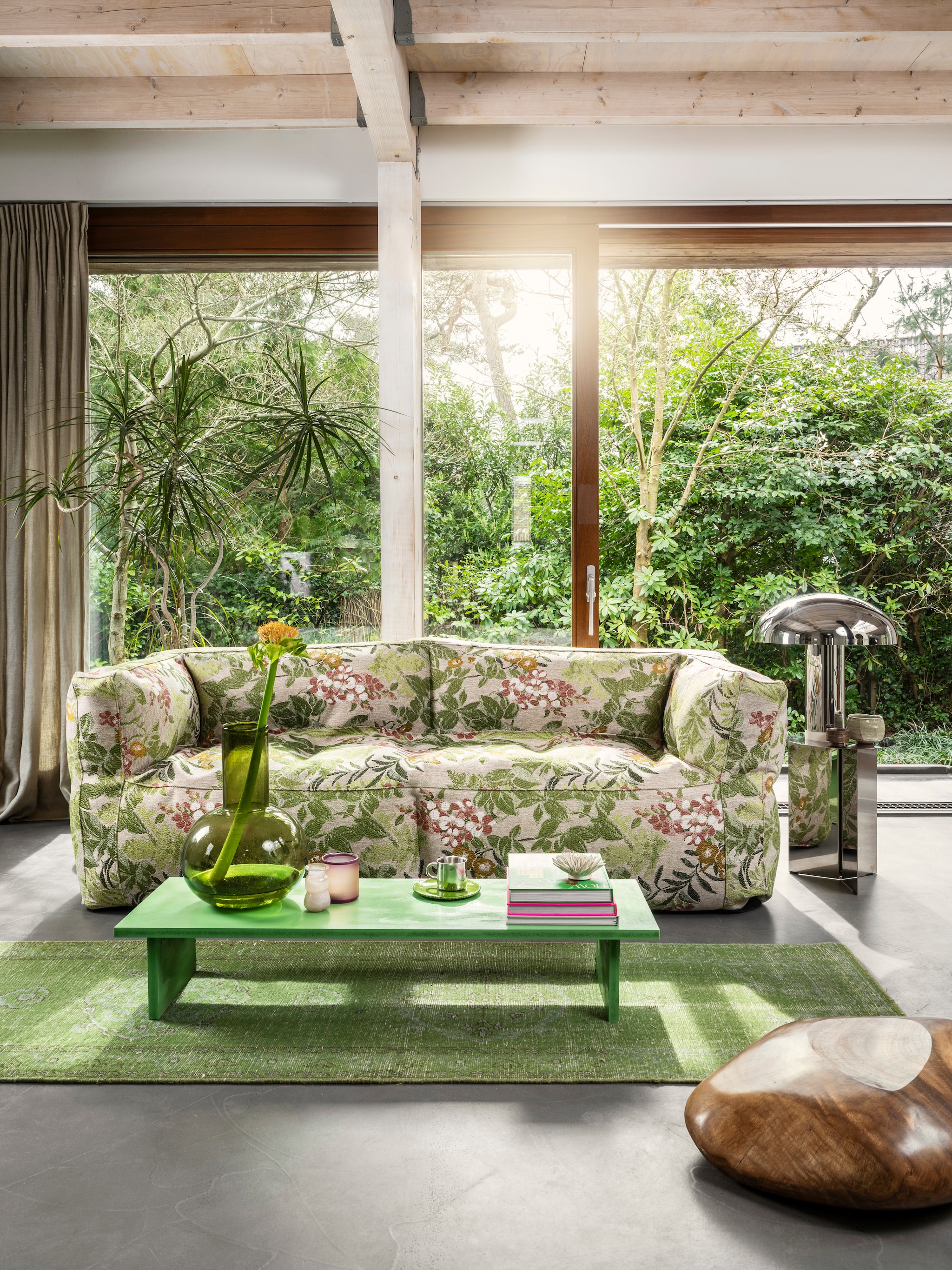 een moodboard vol bloemen de stoere basis werkt goed met allerlei bloemenprints