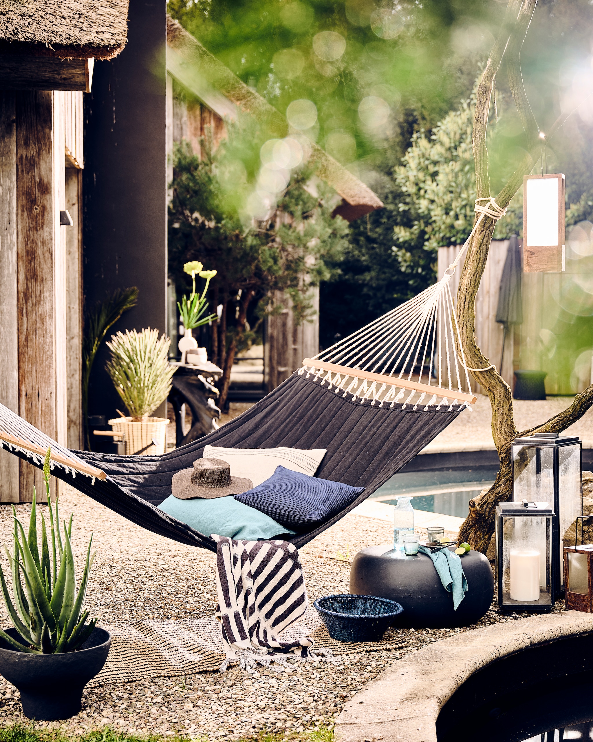 Onderhoudsvrije oase: dit zijn 8 alternatieven voor gras in de tuin fotografie Sjoerd Eickmans | styling Liza Wassenaar
