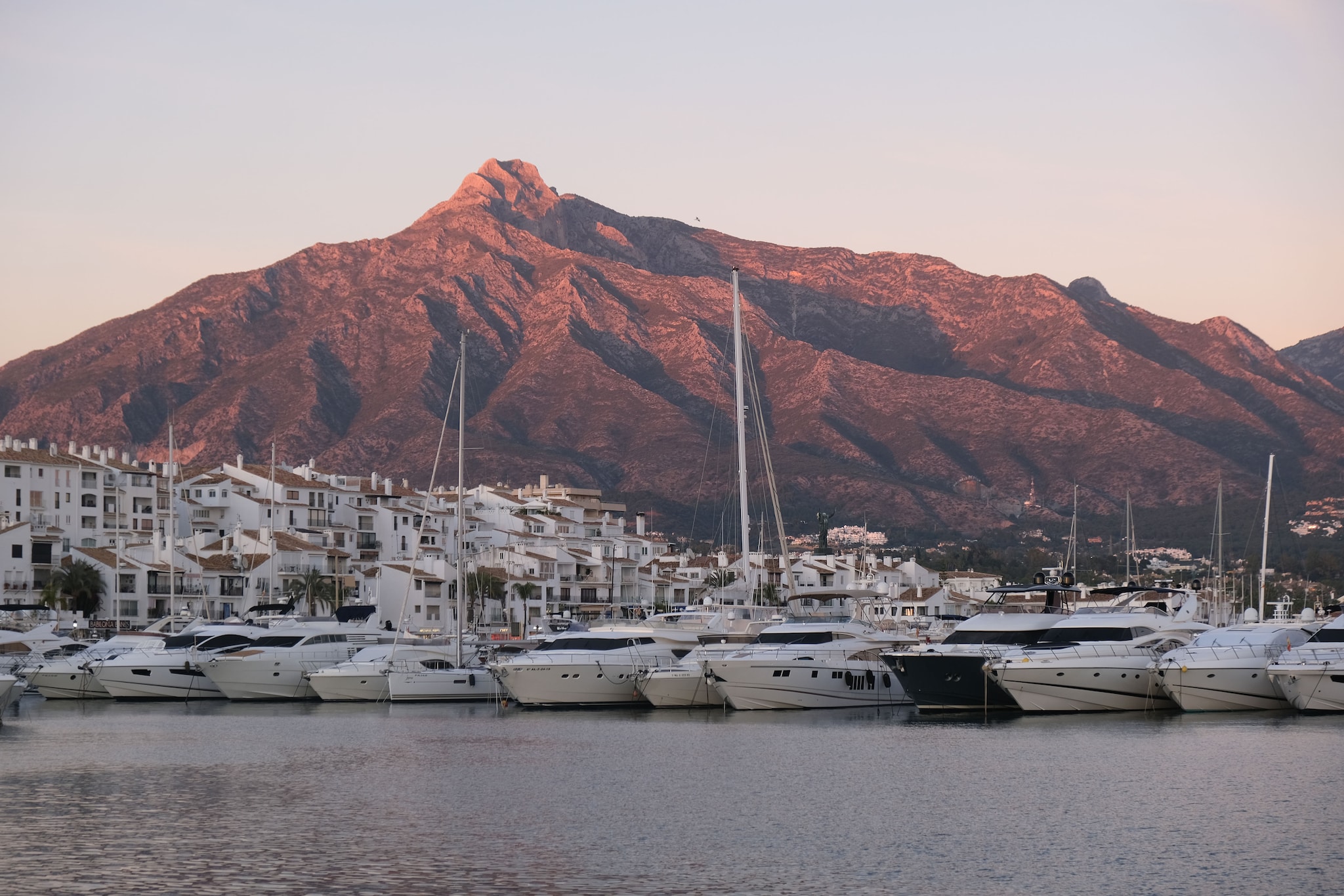Jachthaven van Puerto Banús, Marbella, Spanje Wikimedia