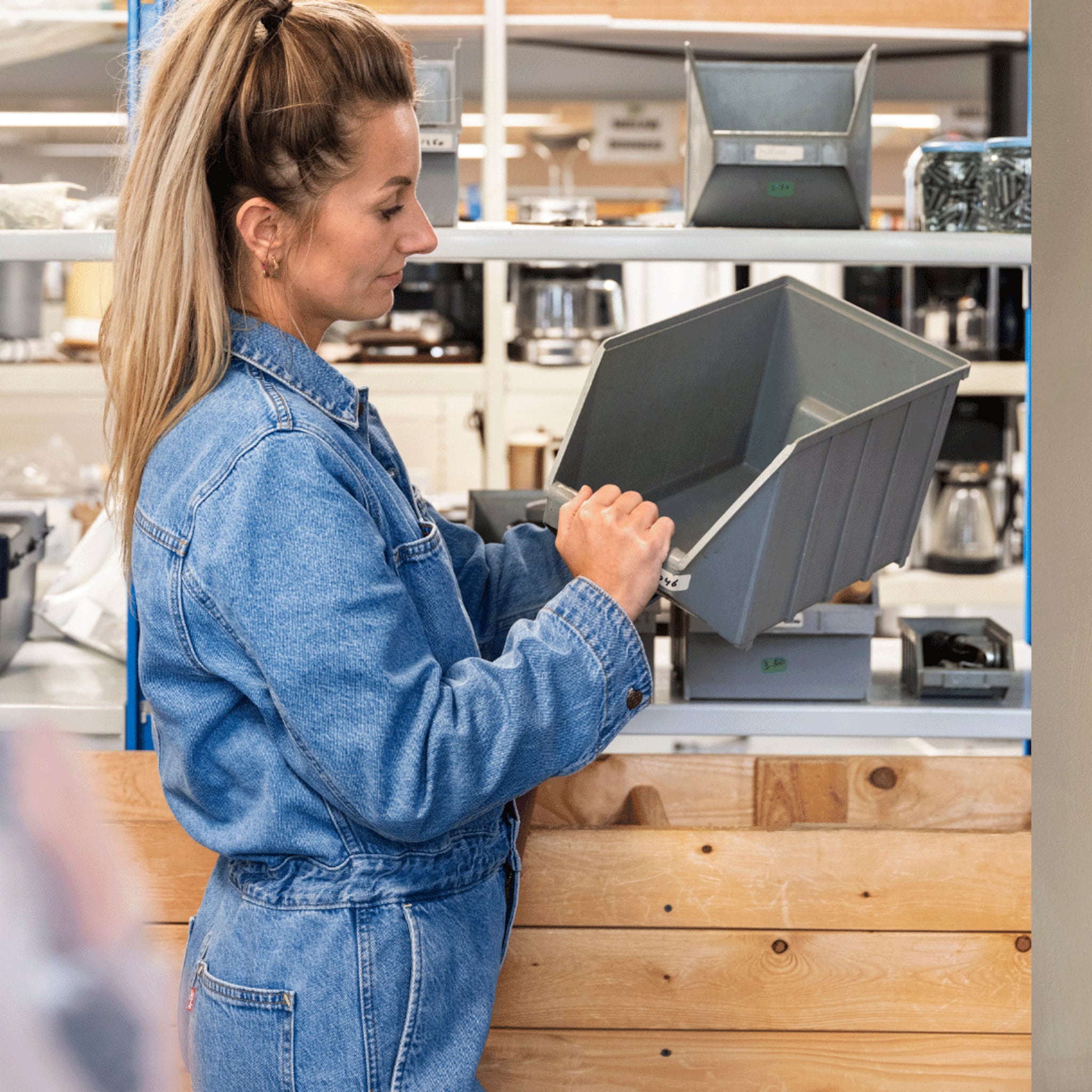 vtwonen-stylist kelly heeft een nieuwe kringloophack van magazijnbakken