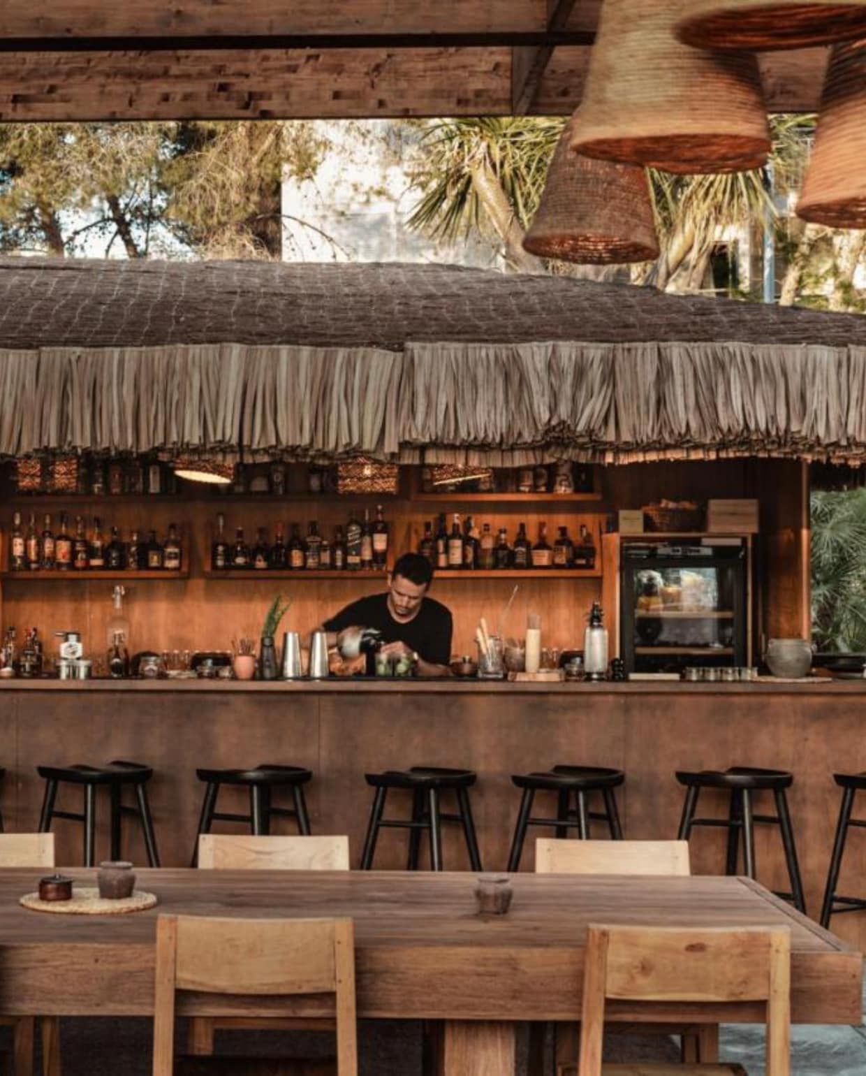 OKU Ibiza, buitenbar. OKU Ibiza