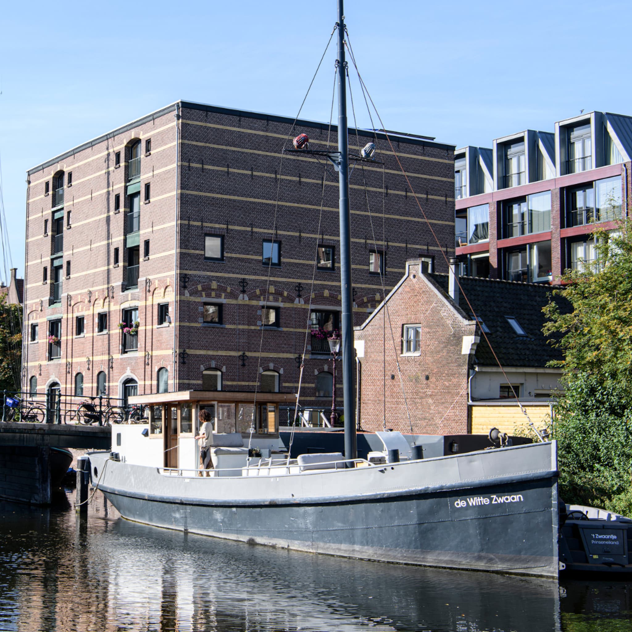 Woonboot bij Prinseneiland in Amsterdam