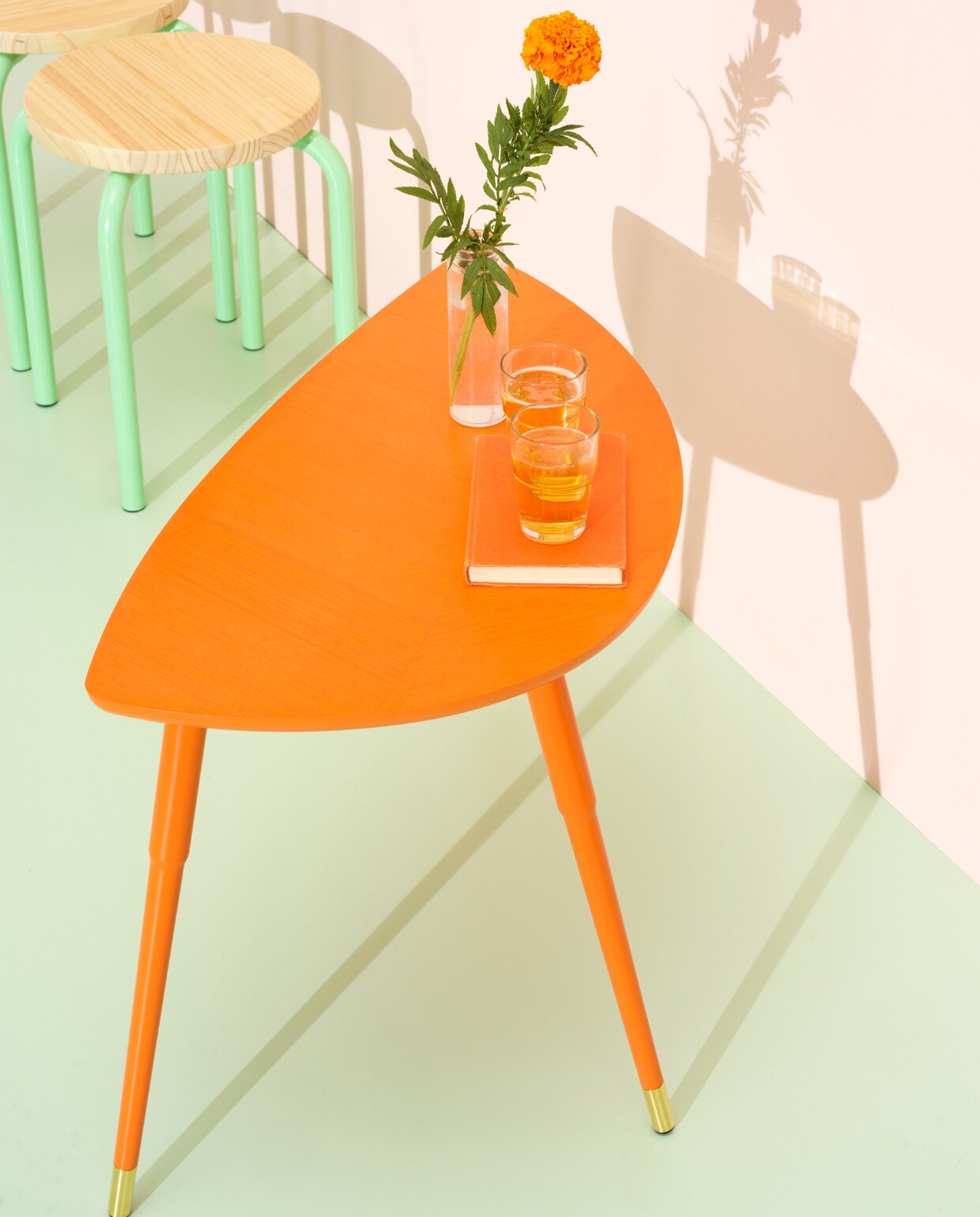 De klassieker is terug in frisse kleuren onder de naam Lövbacken, ter ere van Ikea’s tachtigste verjaardag. 77x39x51 cm € 69,95. • ikea.nl vtwonen 09-2023
