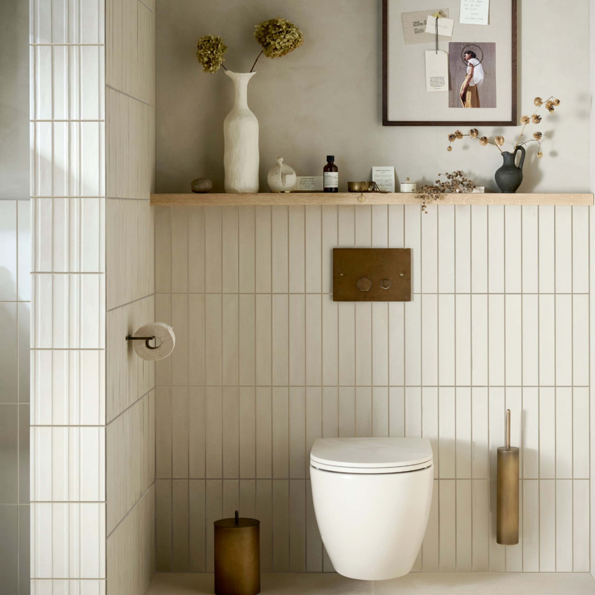 Naturel badkamer met terracotta tegels
