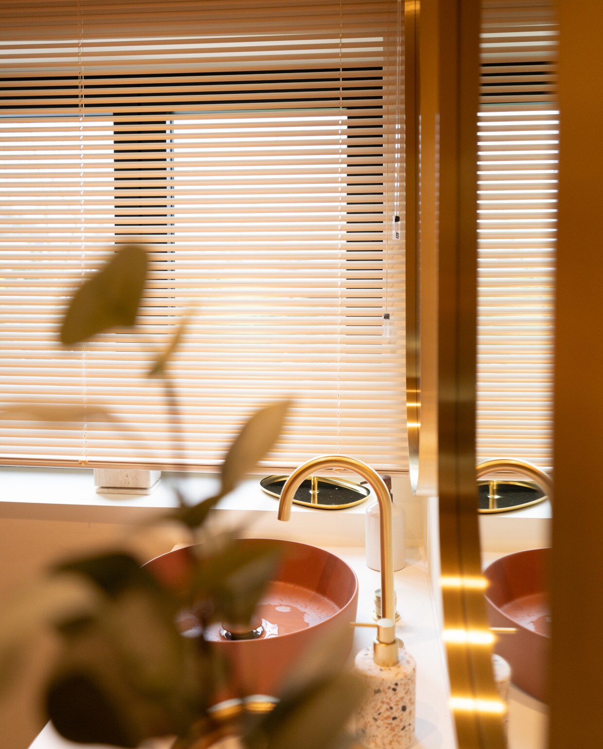 van ibiza vibe tot hotel chic 3 verbluffende badkamermake overs