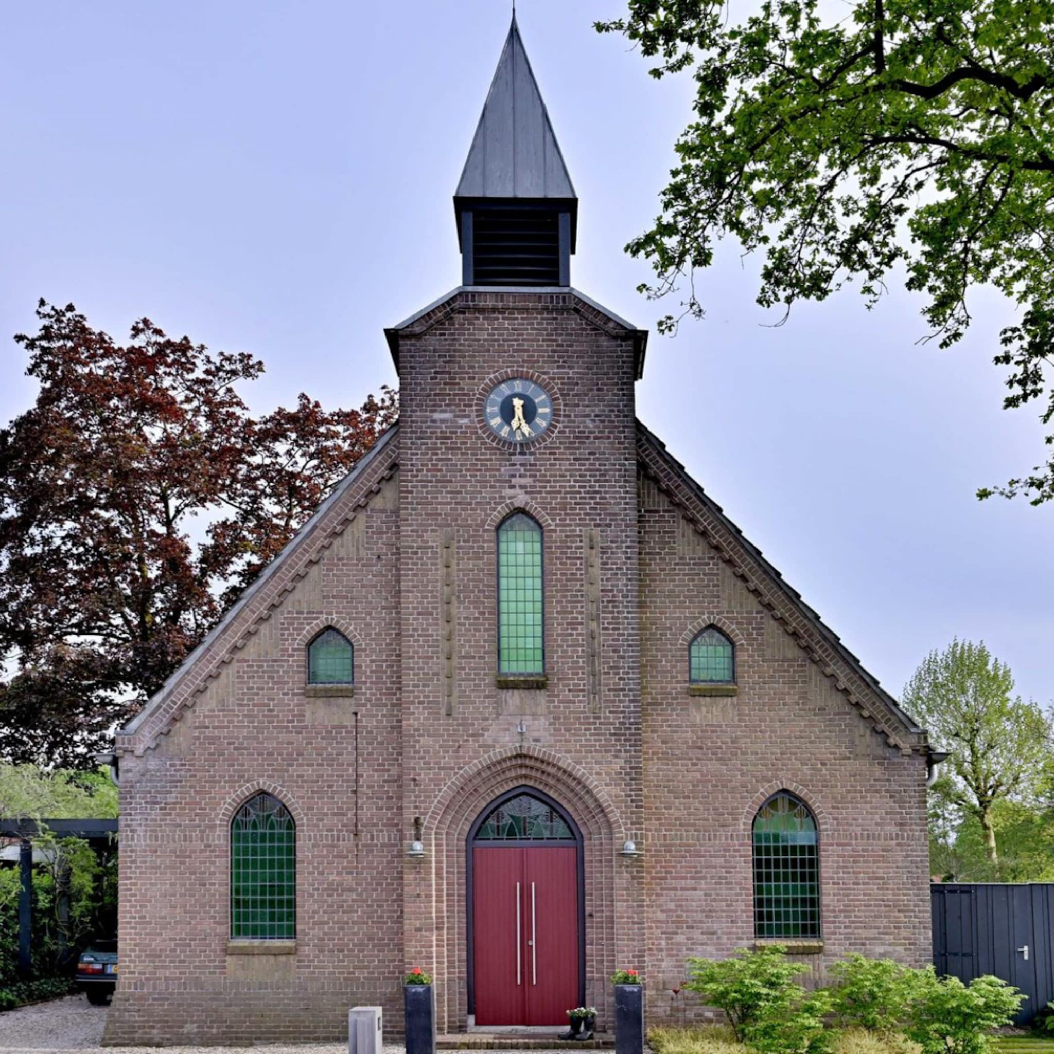Exterieur van een kerkwoning
