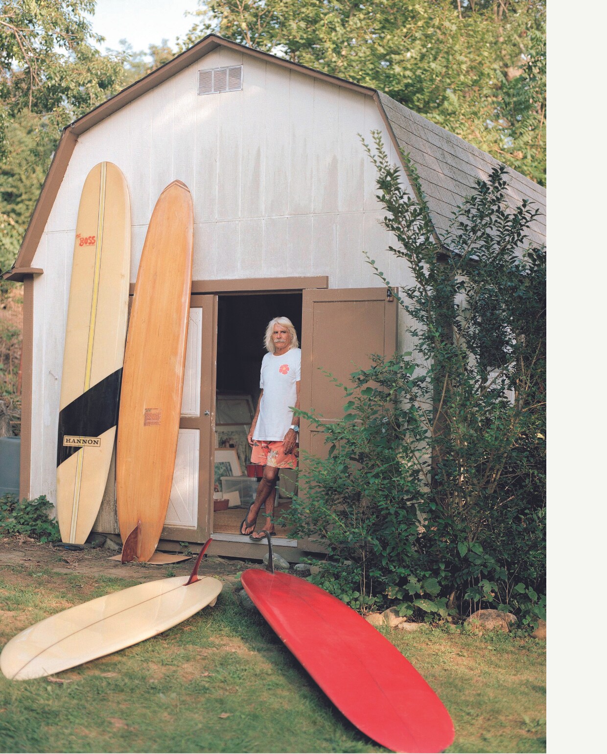 Boek Surf Shacks Vol.2, Gestalten 2020, pag 80 Julien Roubinet Boek Surf Shacks Vol.2, Gestalten 2020, pag 80 Julien Roubinet