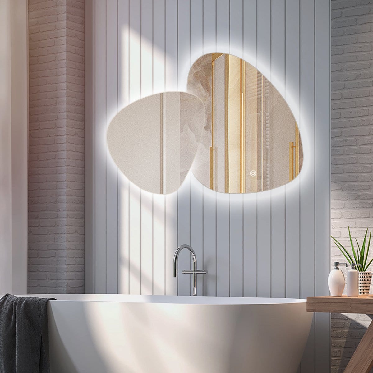 Badkamerspiegel Design Led van Glasdiscount, 110x80 cm € 206,91 (bol.com). Bol.com